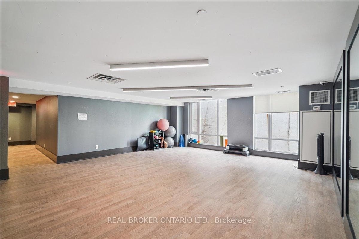 191 Duplex Avenue Unit 105 photo 39