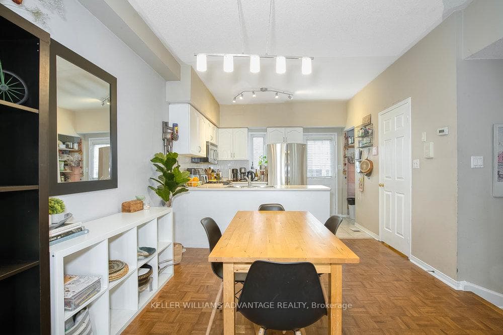 15 Pear Tree Mews photo 4