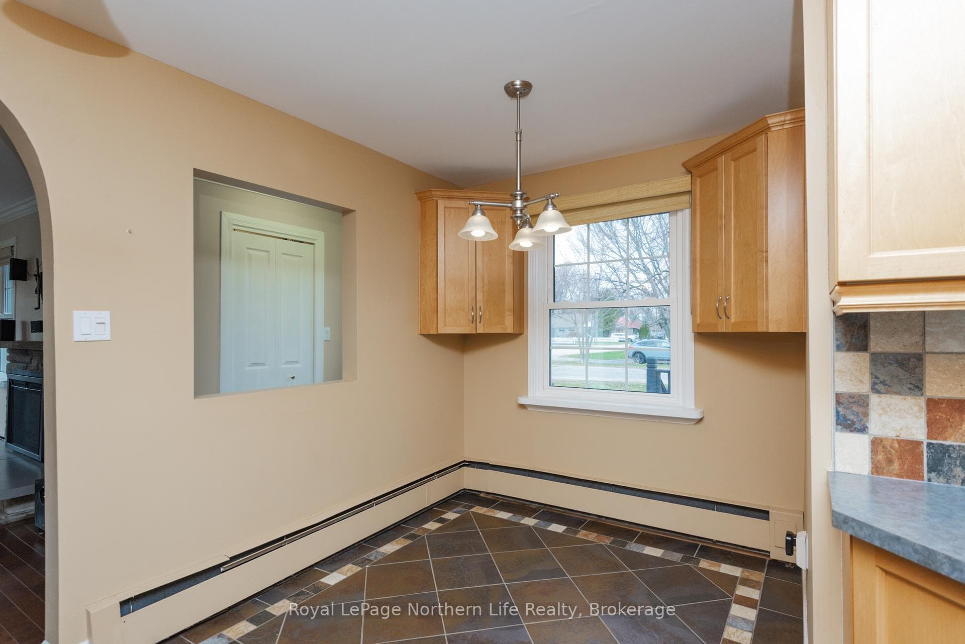 40 Macdonald Avenue photo 25