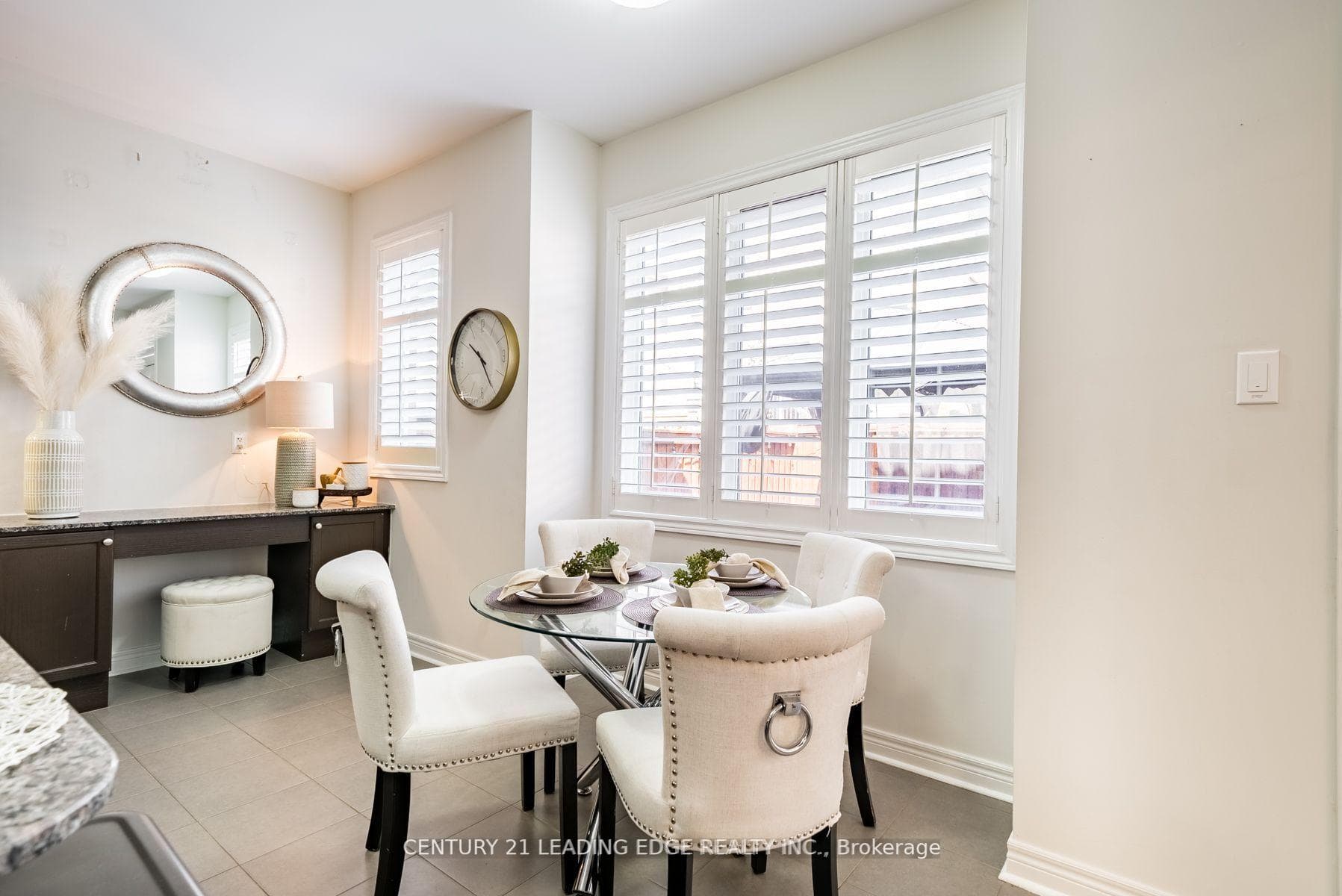 21 Darlet Avenue photo 10