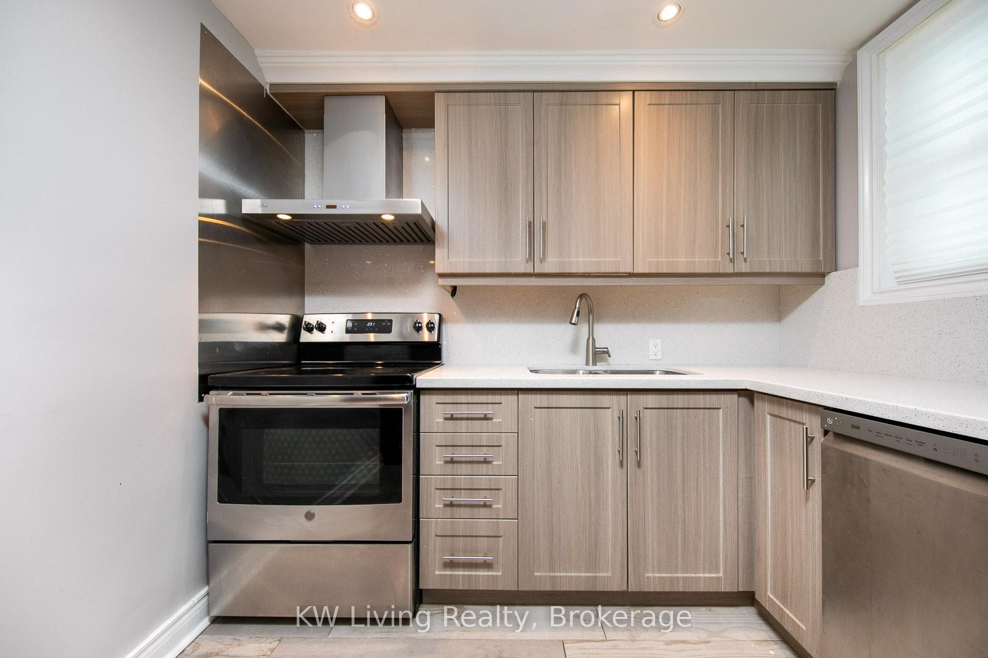 140 Seaton Street Unit Main photo 13