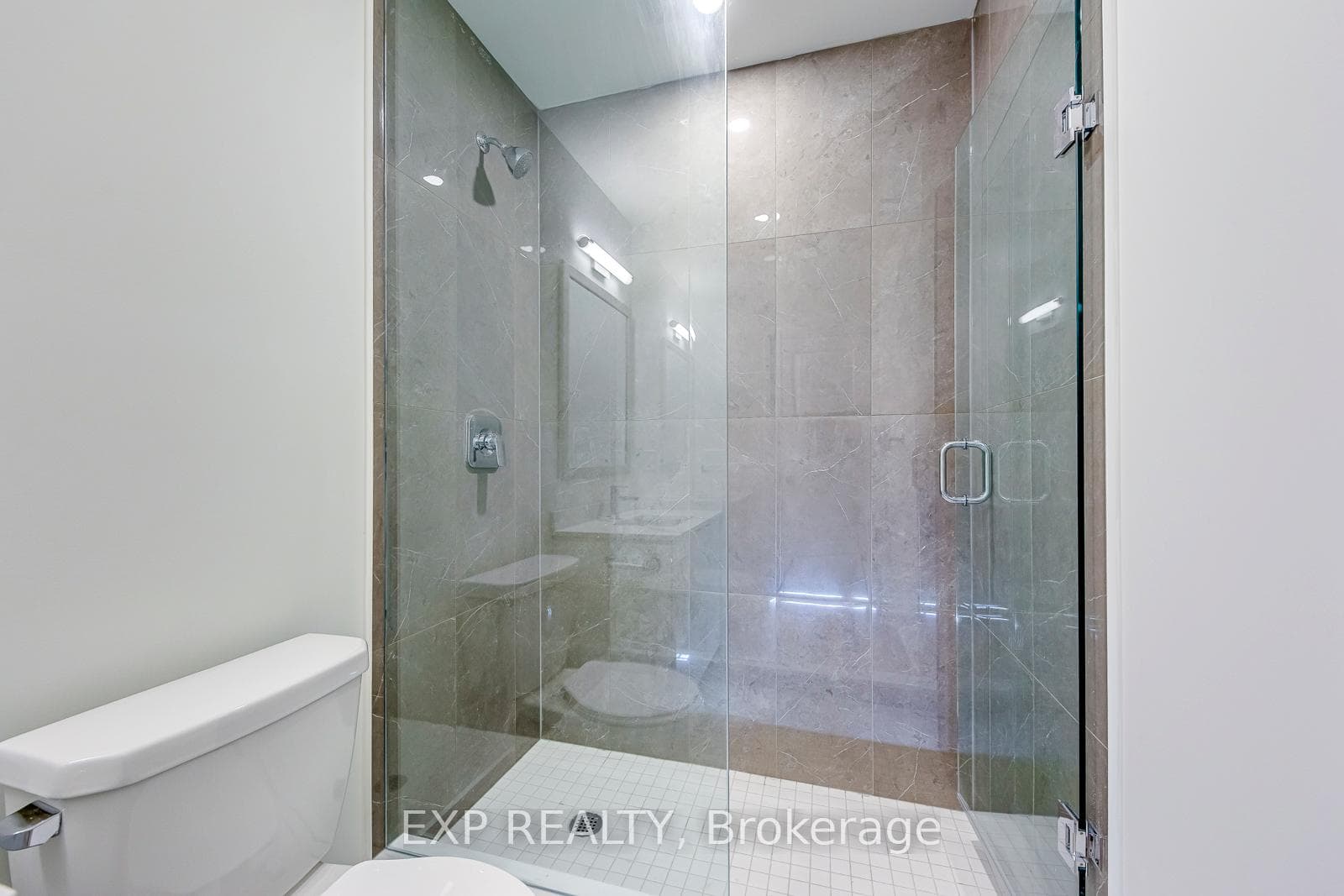 15 Watergarden Drive Unit 2001 photo 28