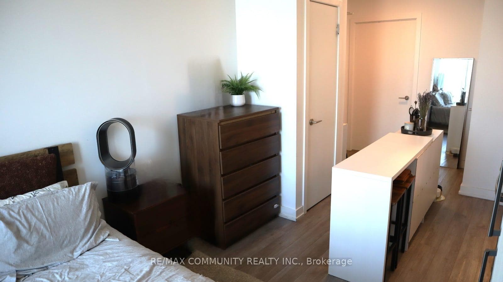1195 The Queensway N/A Unit 502 photo 9