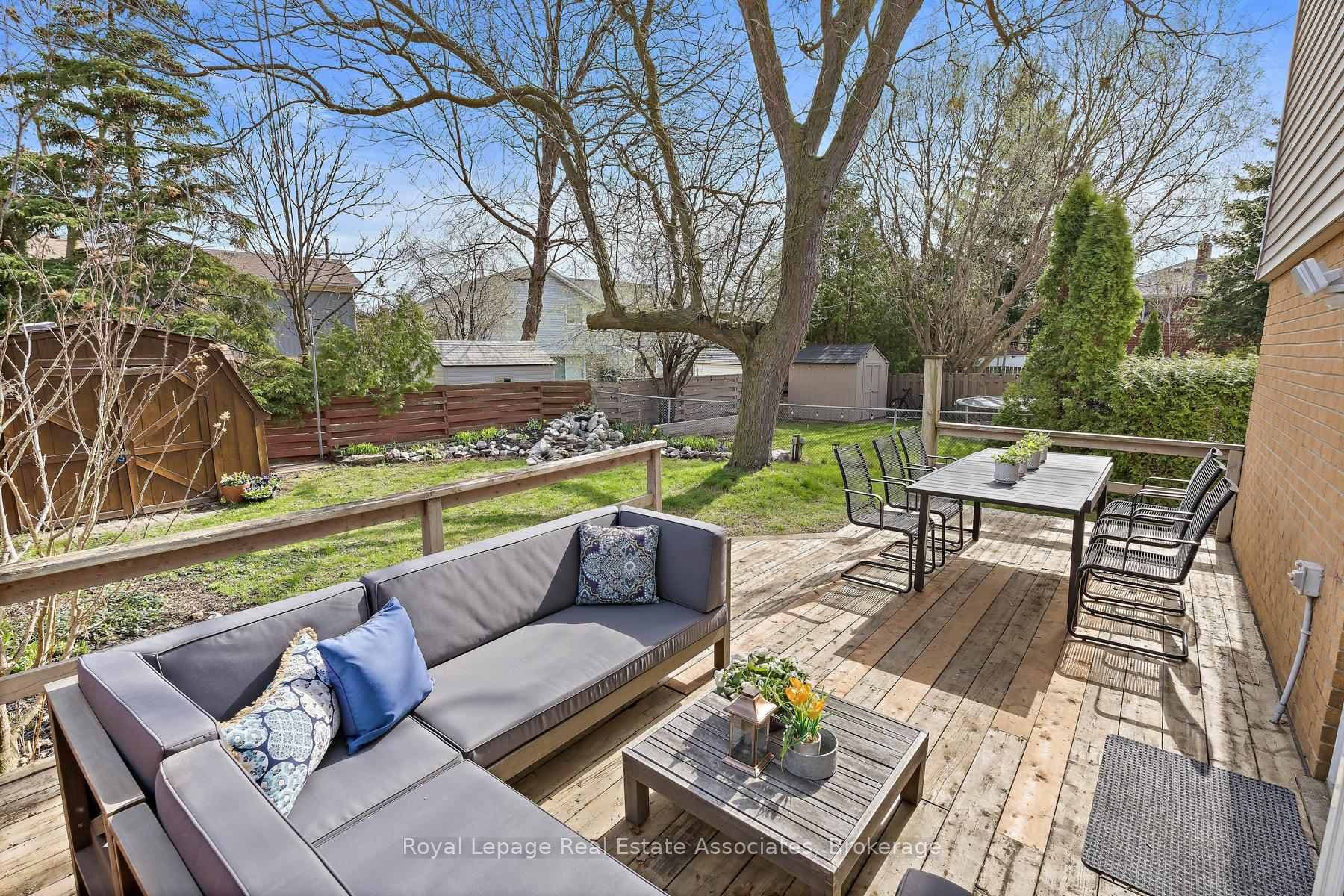 66 Lawndale Crescent photo 36