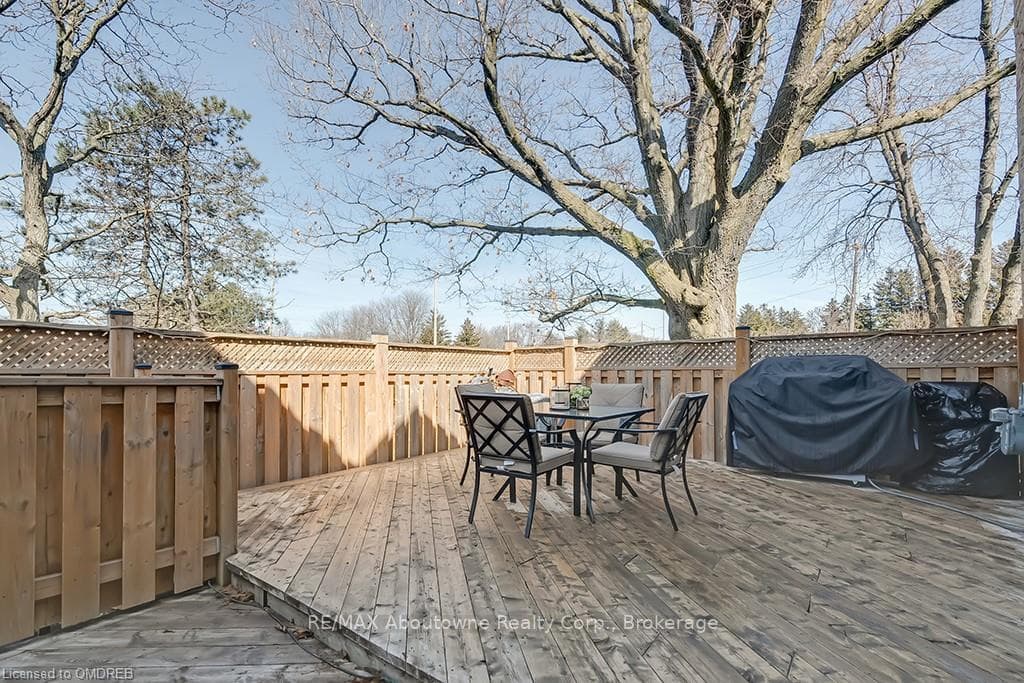 286 HAMILTON Drive Unit 1 photo 41