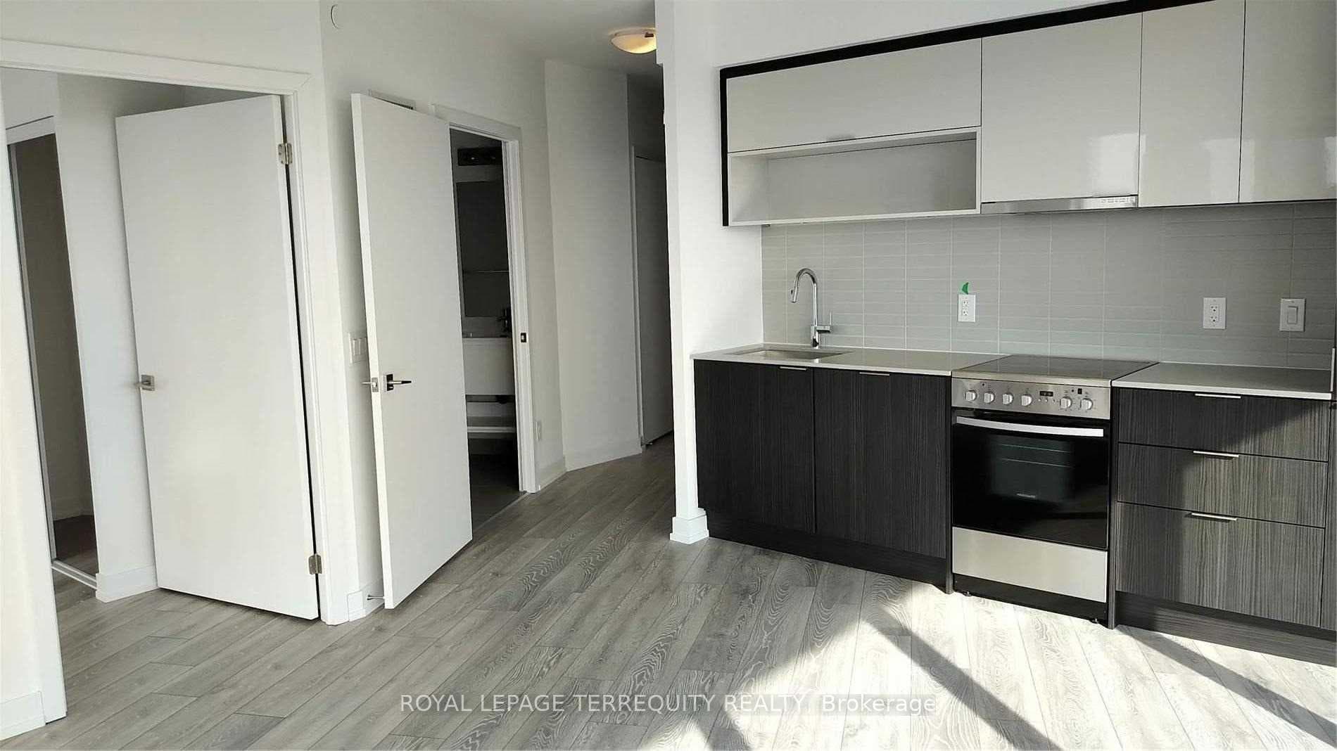 159 Wellesley Street Unit 2908 photo 5