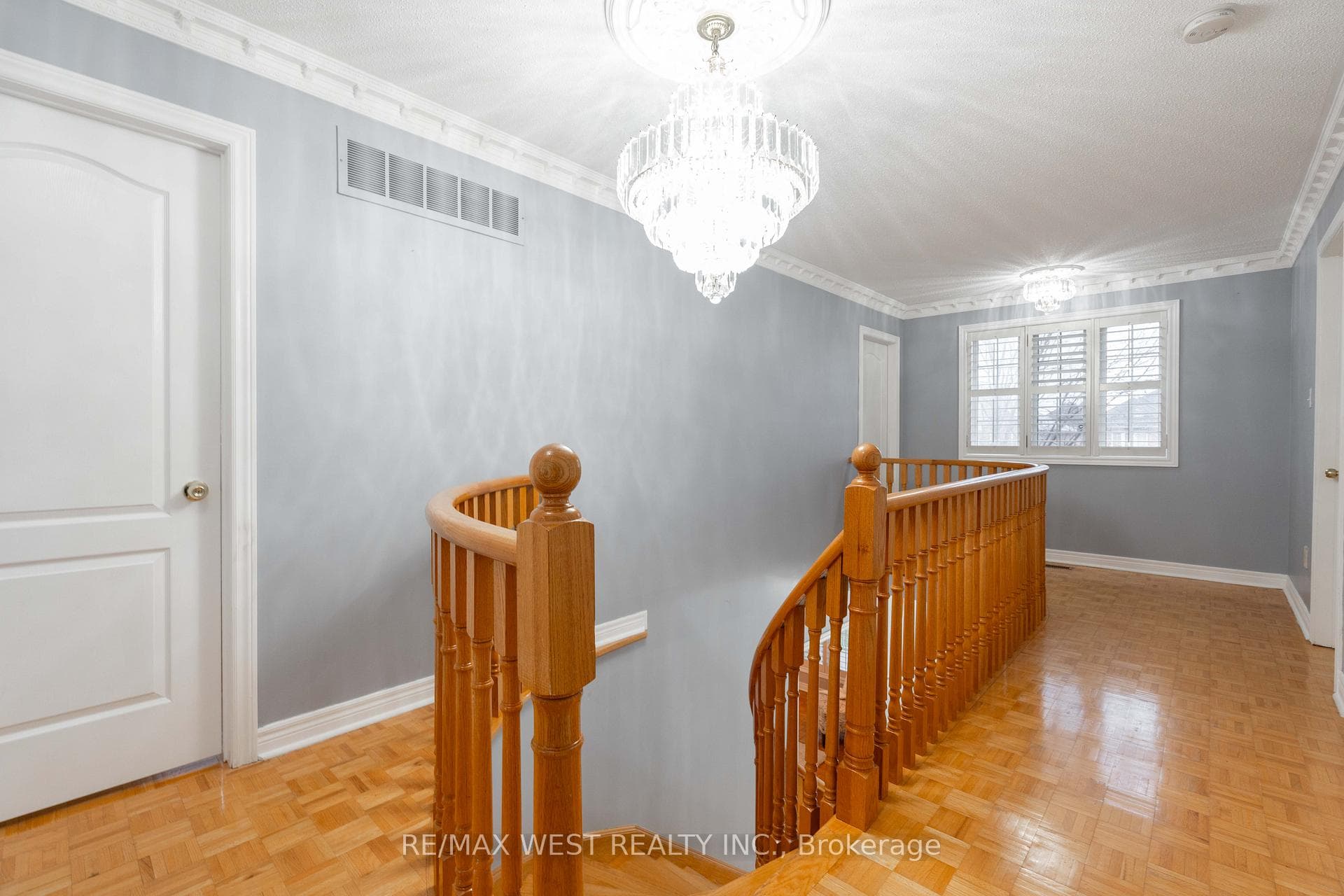 9 Sprucelands Avenue photo 18