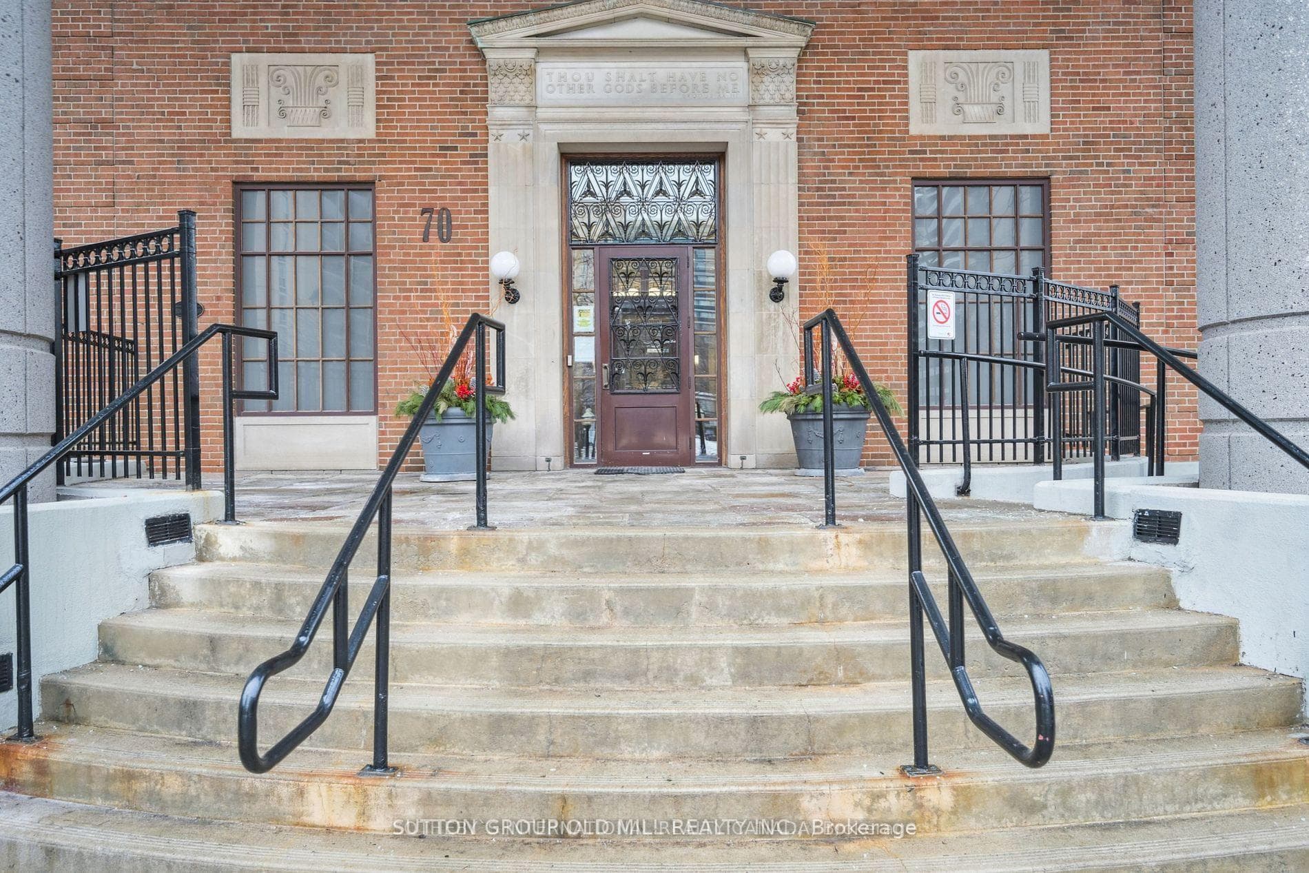 70 High Park Avenue Unit 901 photo 3