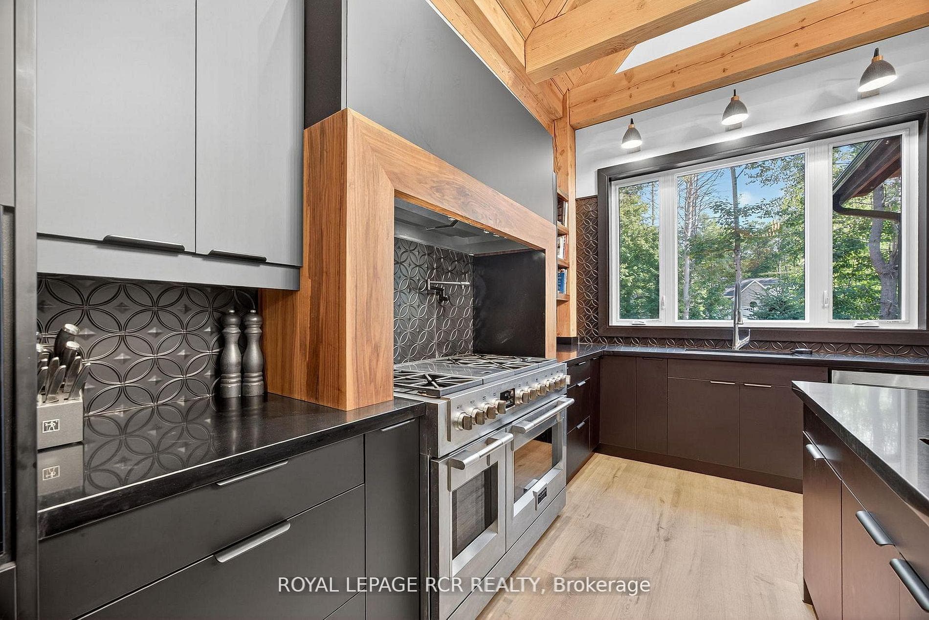 1031 Xavier Street photo 10