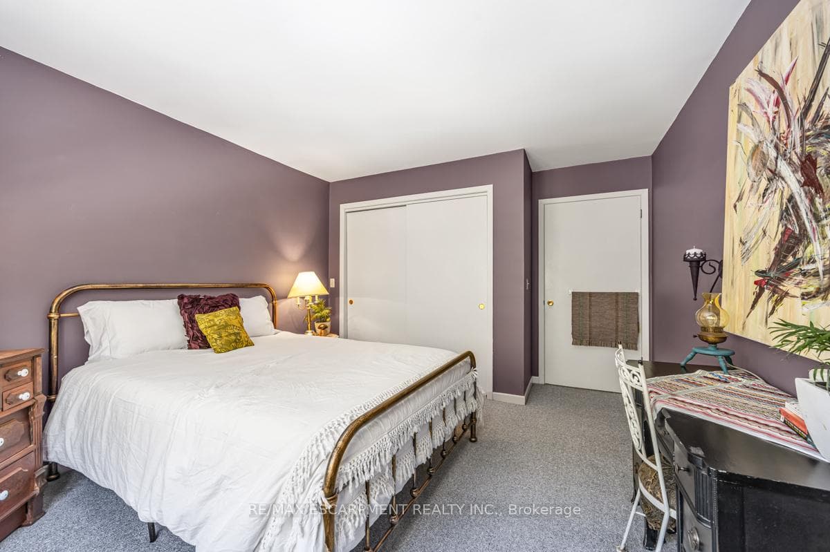 302783 Douglas Street photo 33