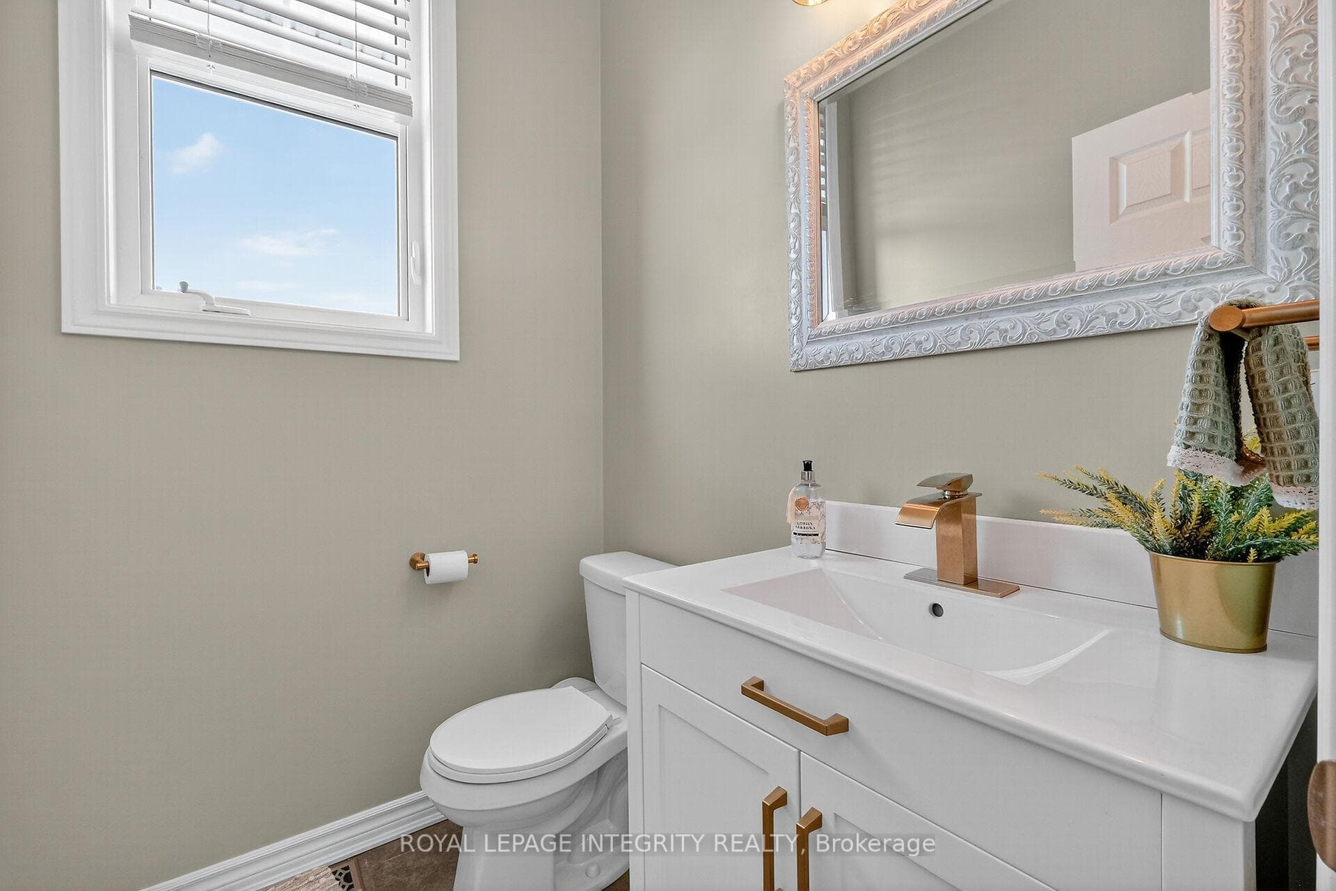 1112 Apolune Street photo 25