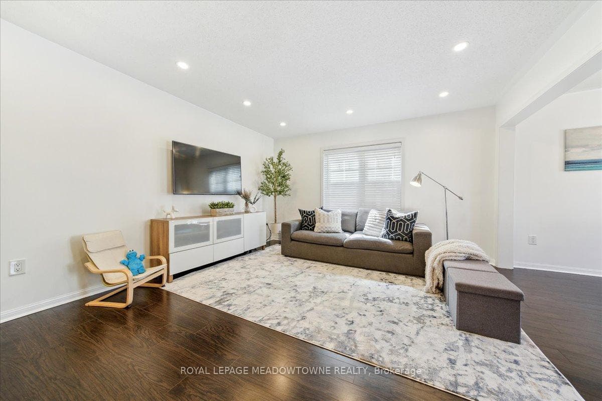 228 Septimus Heights photo 12