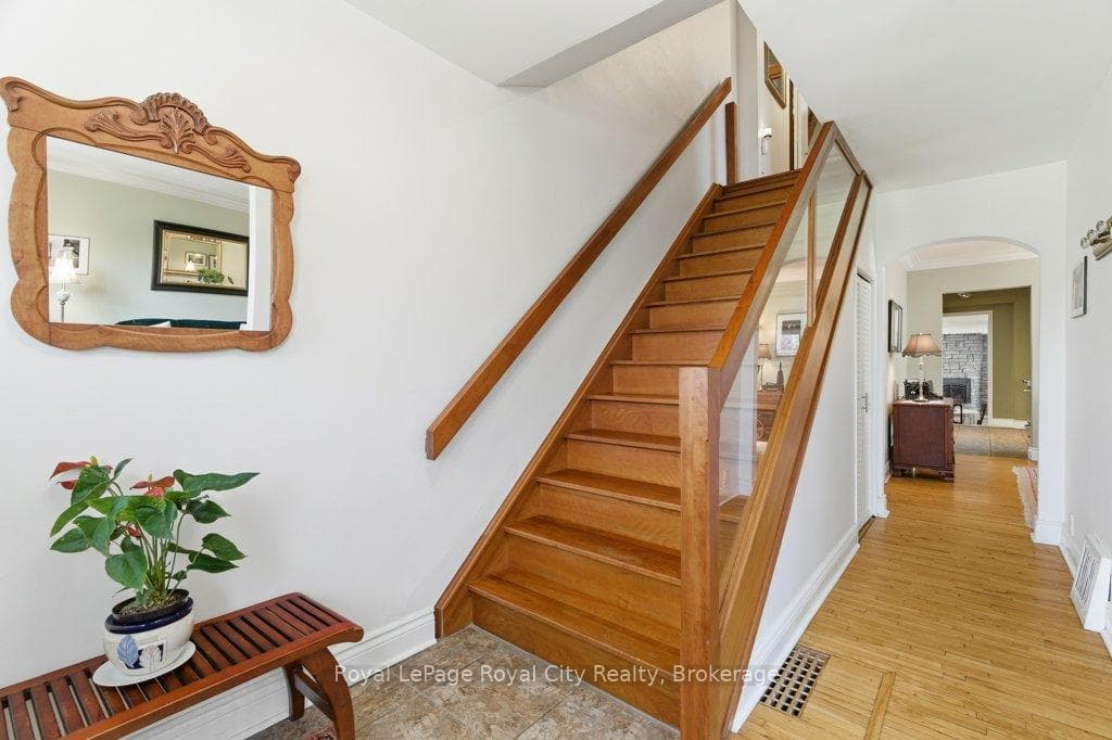 104 Kathleen Street photo 24