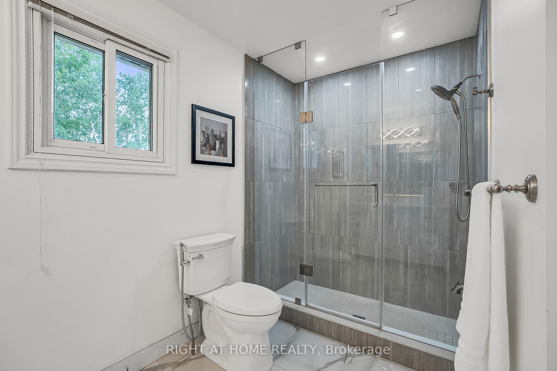 317 Atha Avenue photo 23