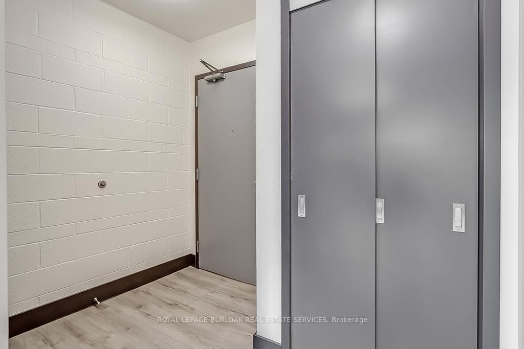 121 King Street Unit 201 photo 4