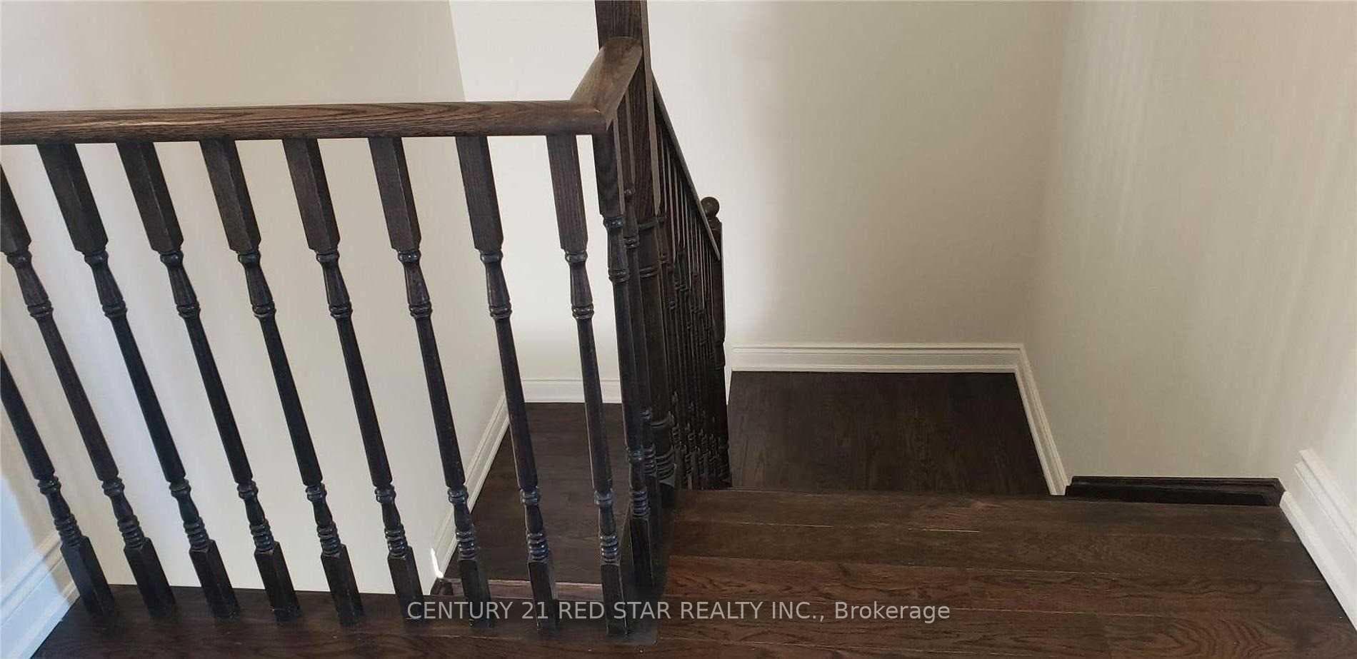 35 Bradley Avenue photo 4