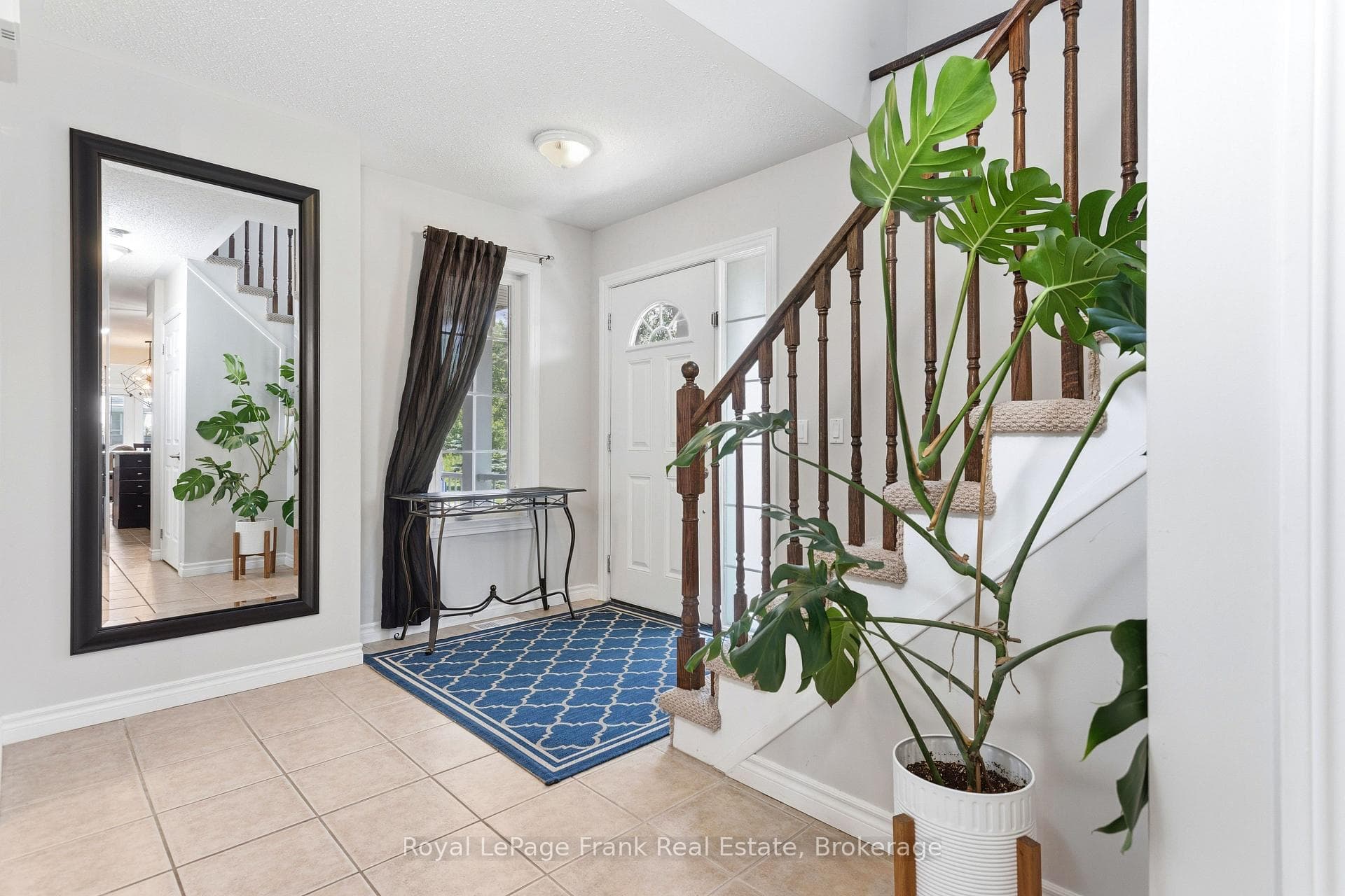 1340 Wadebridge Crescent photo 4