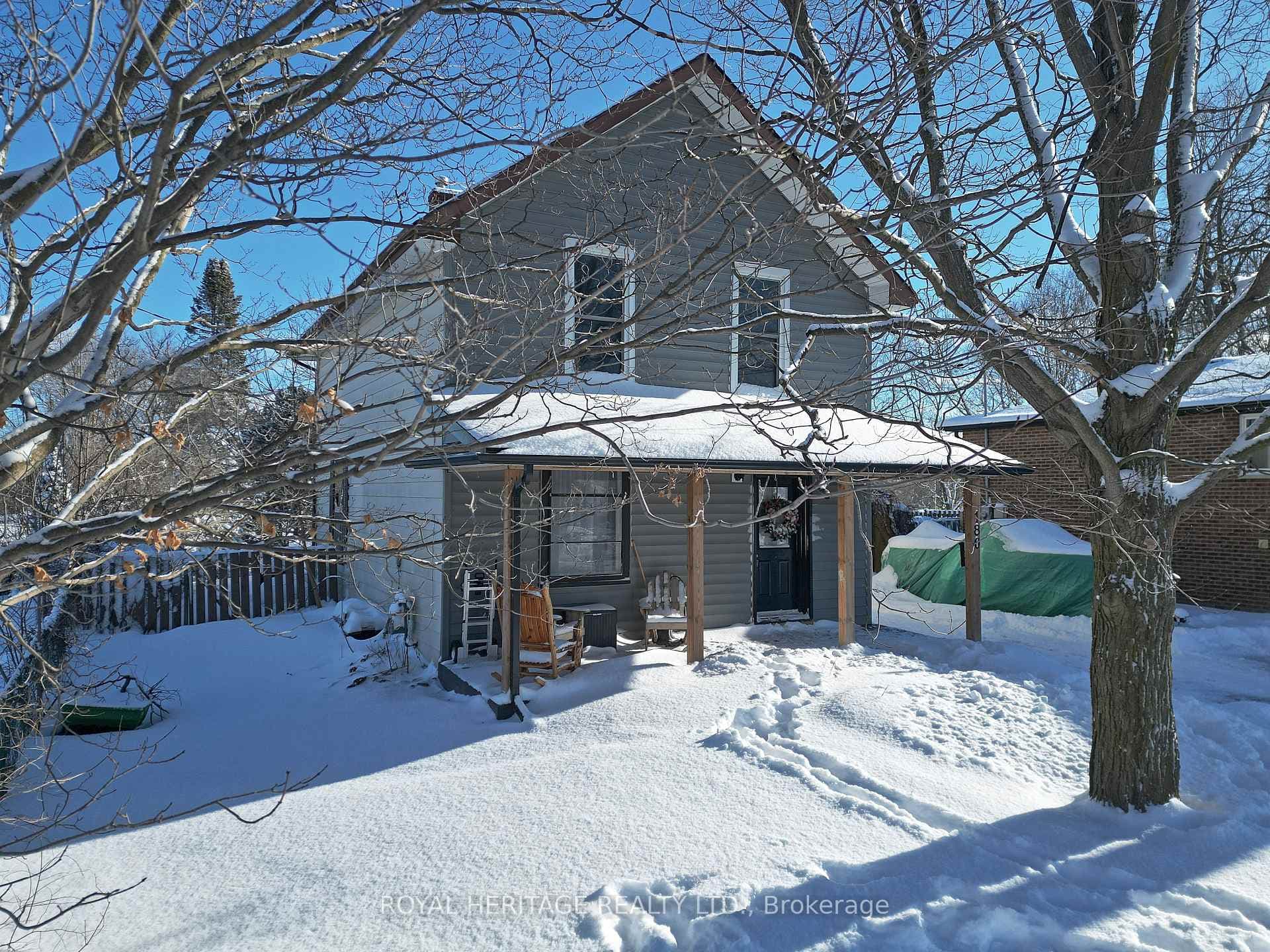 180 Angeline Street photo 4