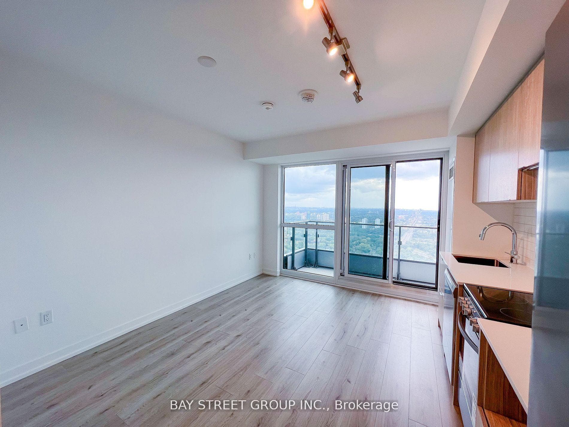 395 Bloor St East N/A Unit 4408 photo 4