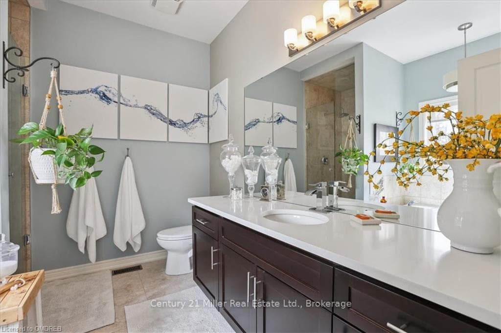 546 DYNES Road photo 24