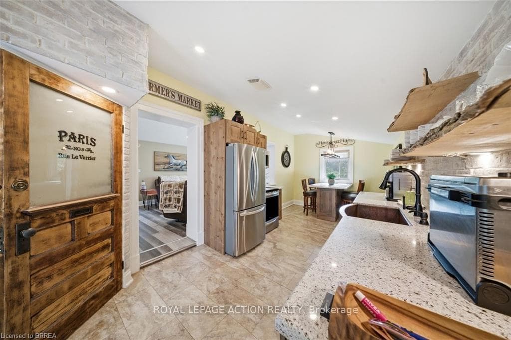 9 Keeton Lane photo 15