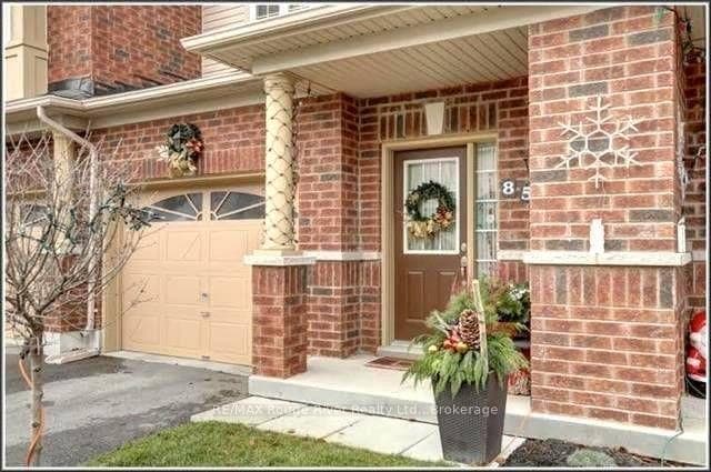 85 Lander Crescent photo 2
