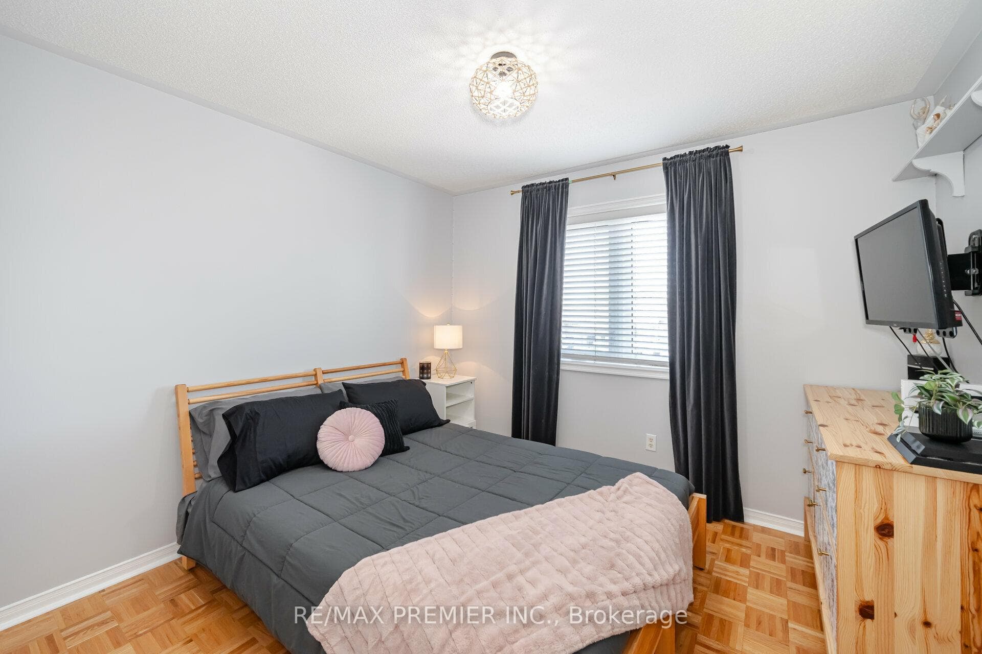16 Michelle Drive photo 29