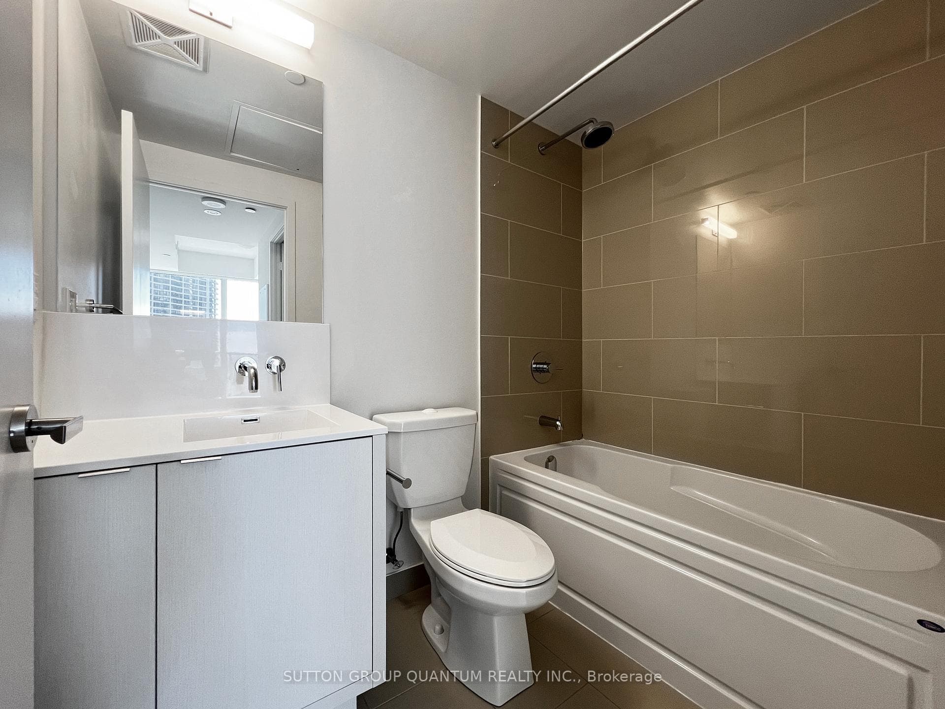 88 Harbour Street Unit 1510 photo 6