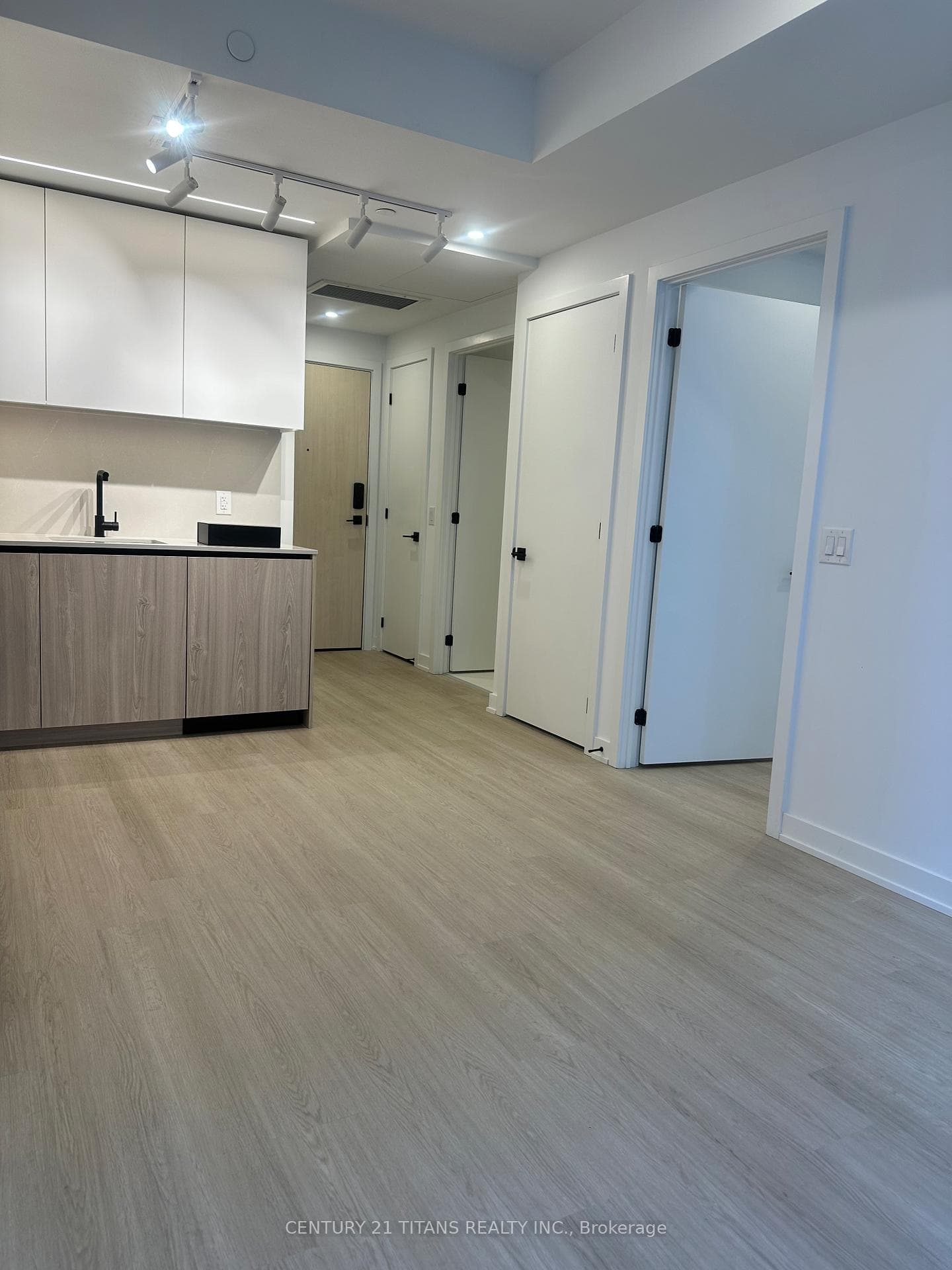 699 Sheppard Avenue Unit 217 photo 10