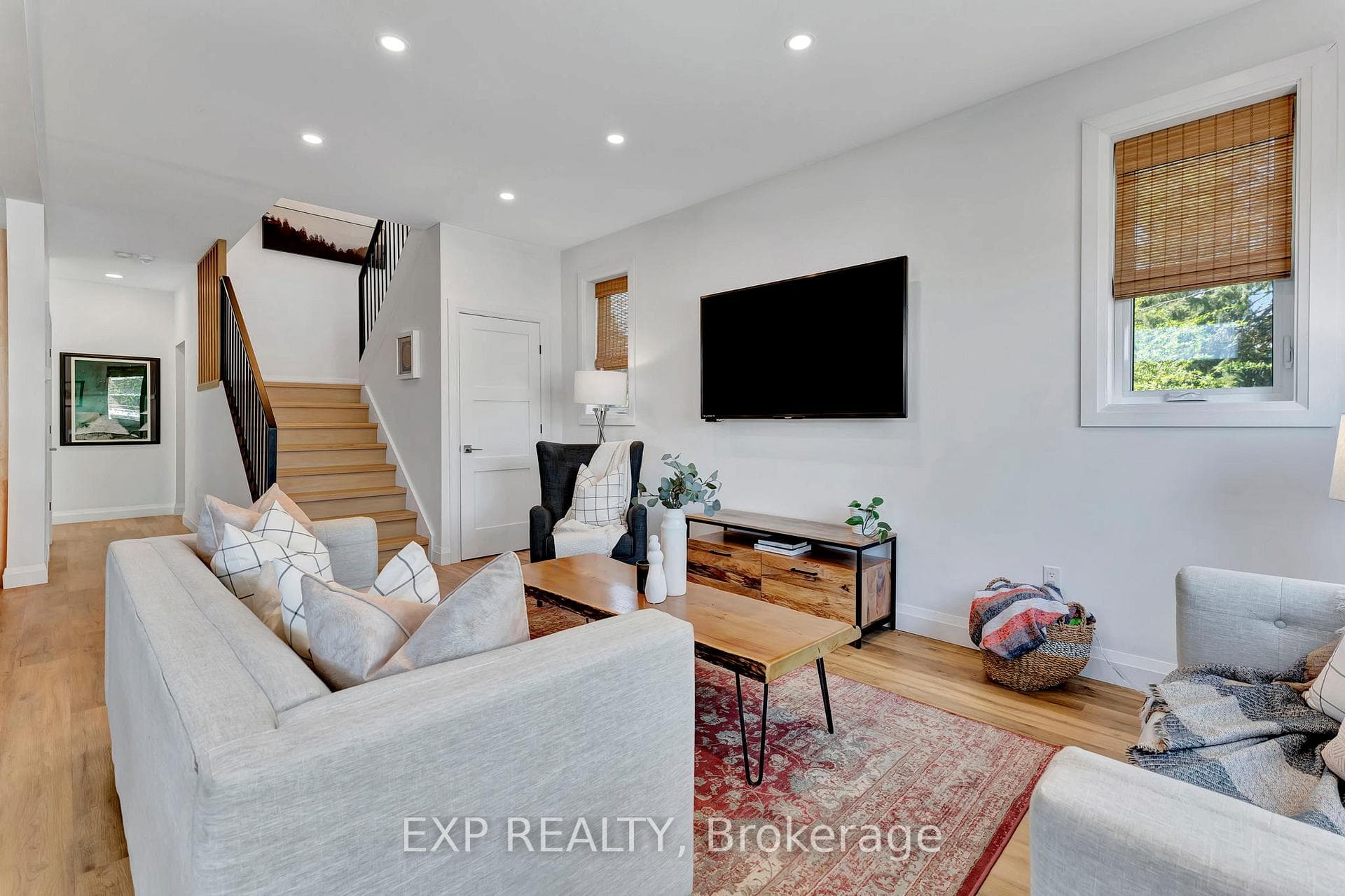 20 Carlton Place photo 11