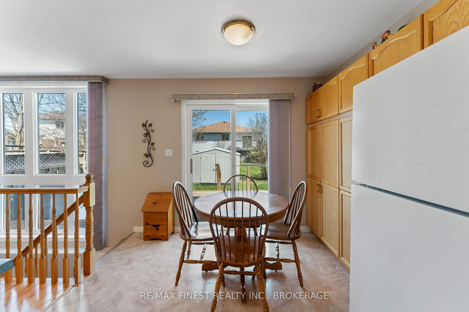 230 Ellesmeer Avenue photo 15