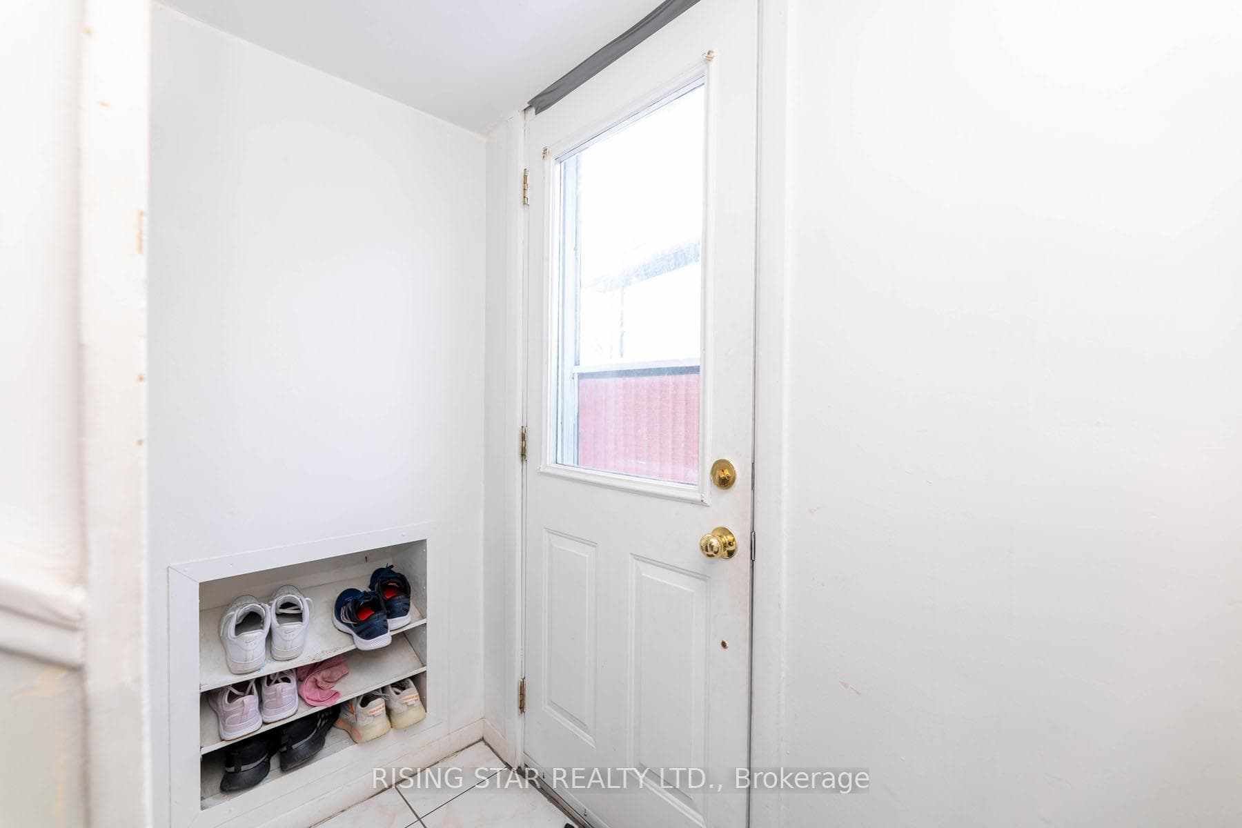 5 Tinton Crescent photo 17