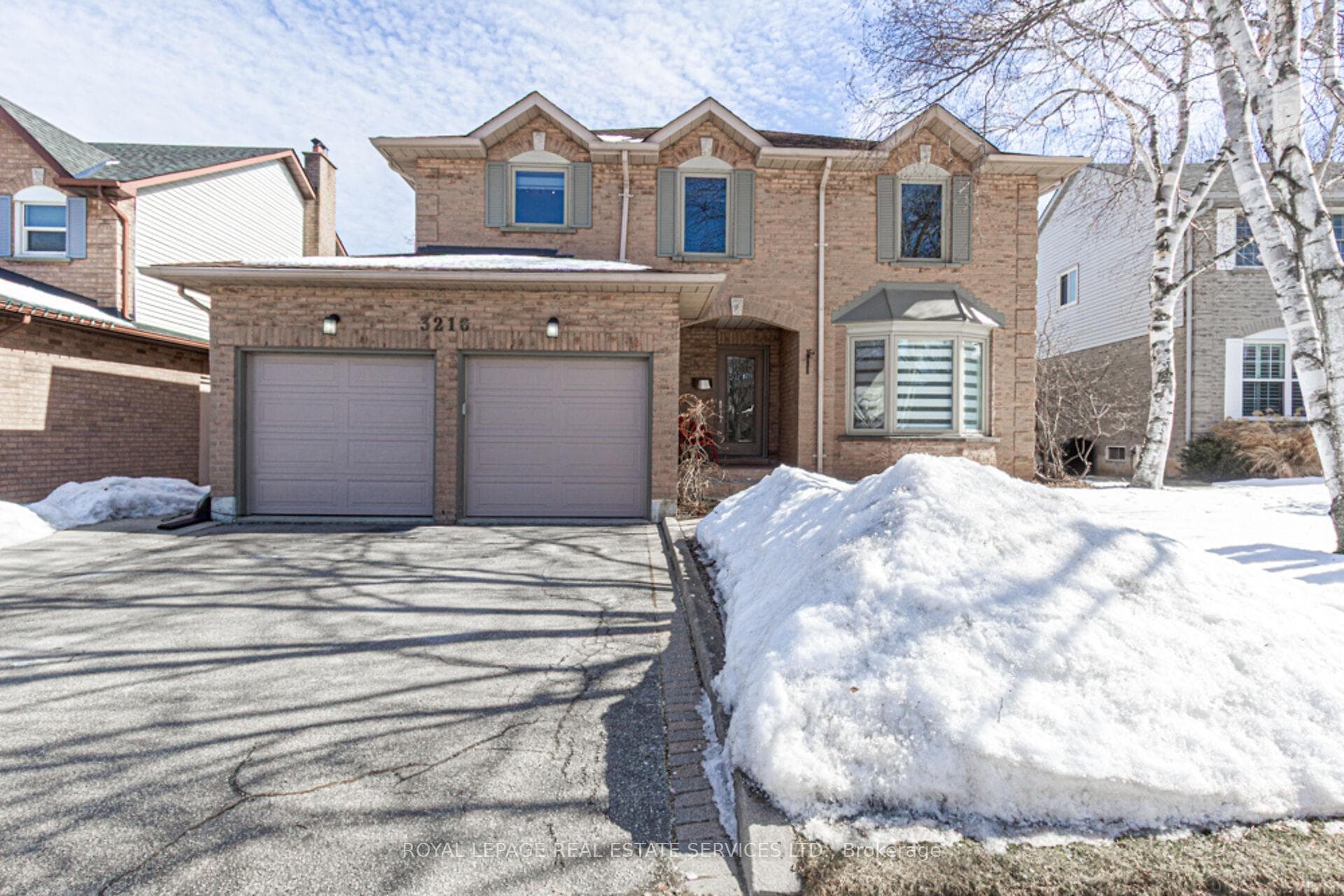 3216 Pinemeadow Drive photo 2