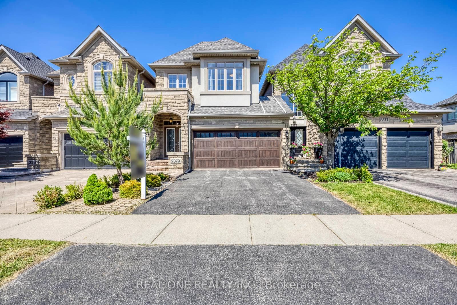 2379 Wasaga Drive photo 1