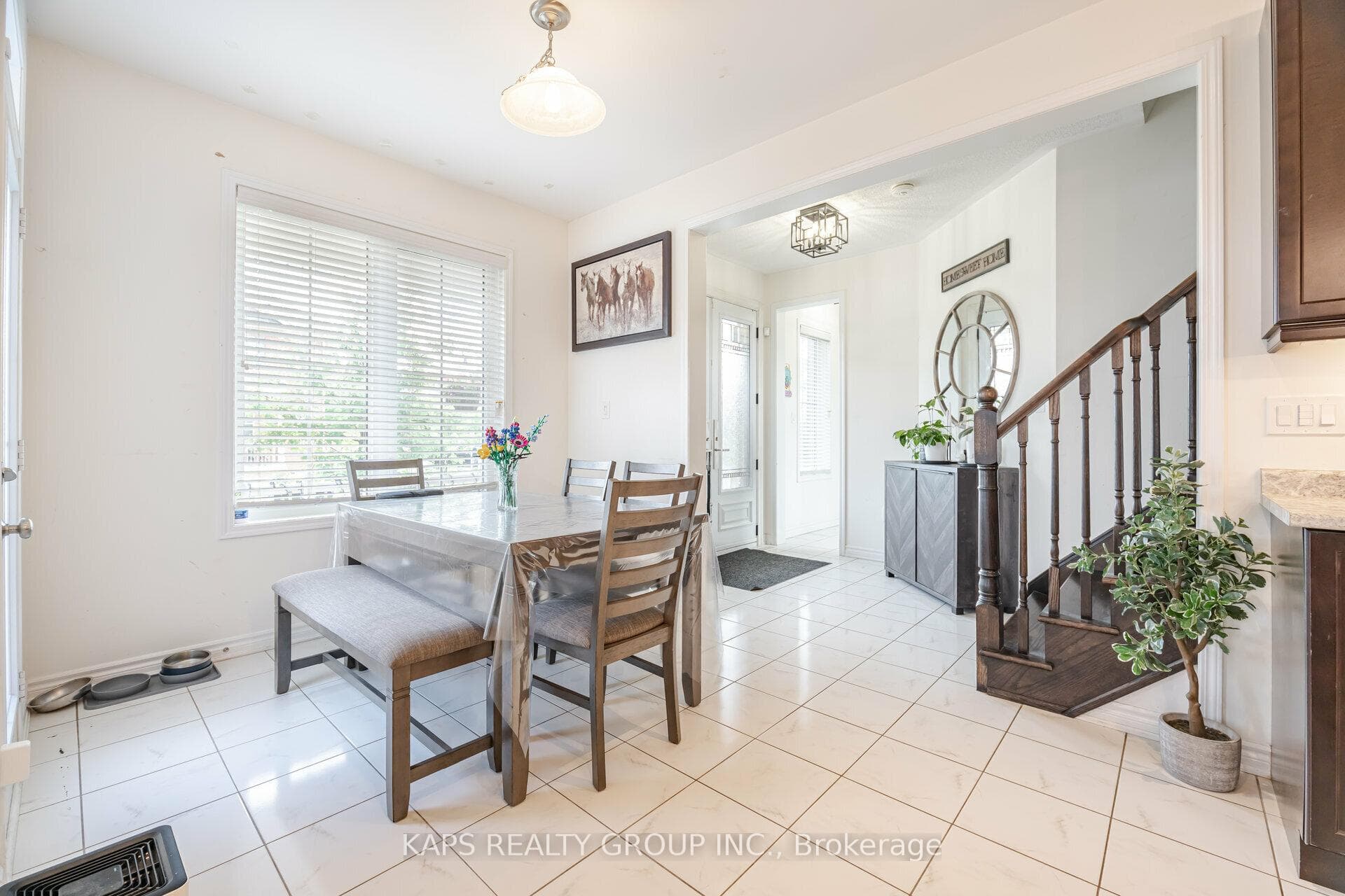 33 Ringway Road photo 18