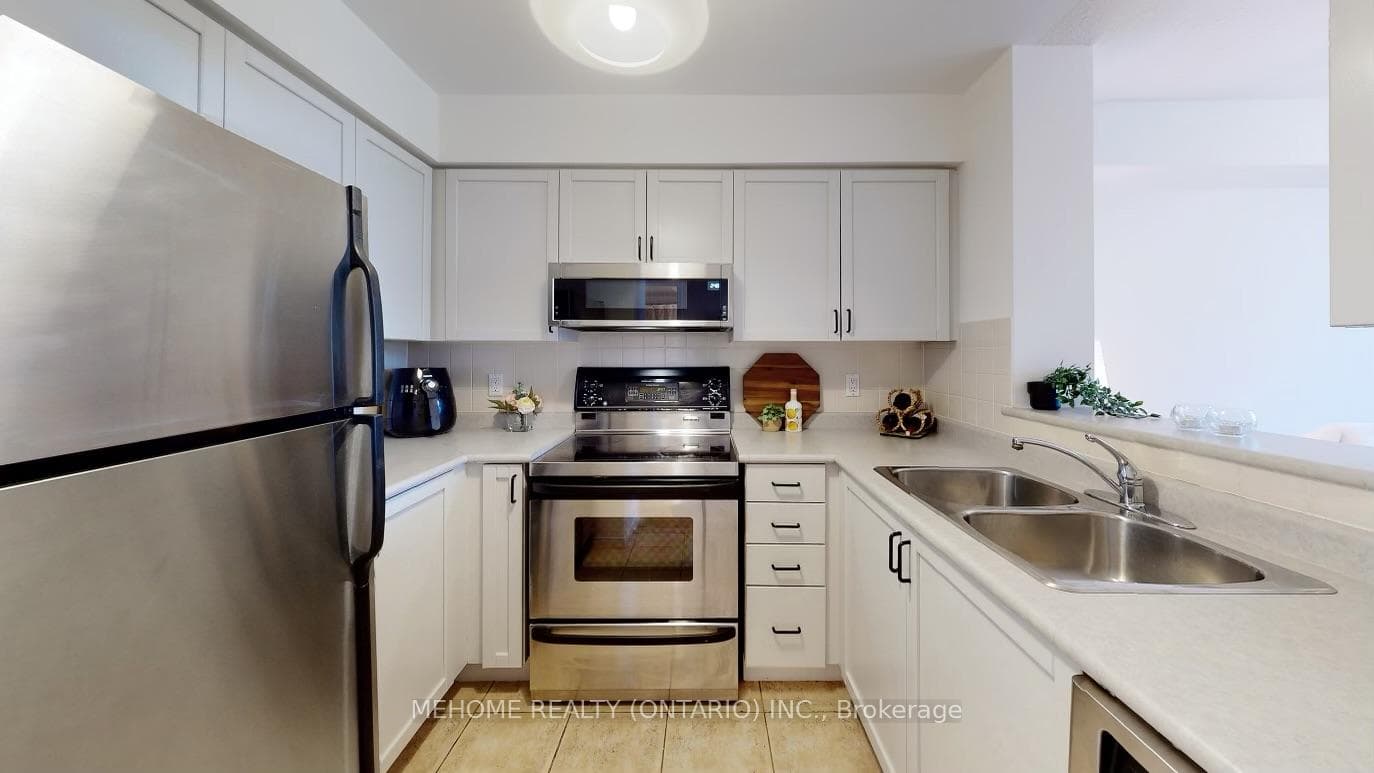 35 Finch Avenue Unit 710 photo 4