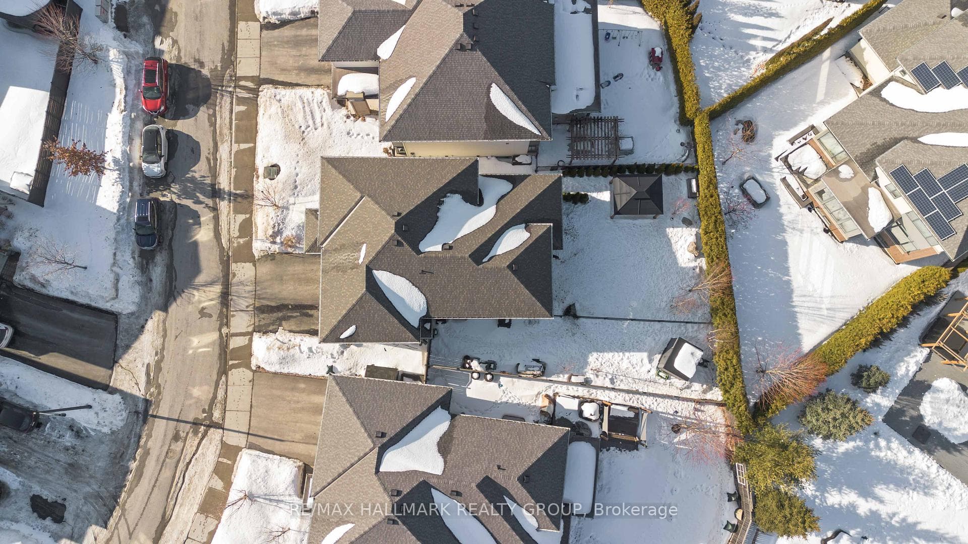 254 Sunnyridge Crescent photo 28