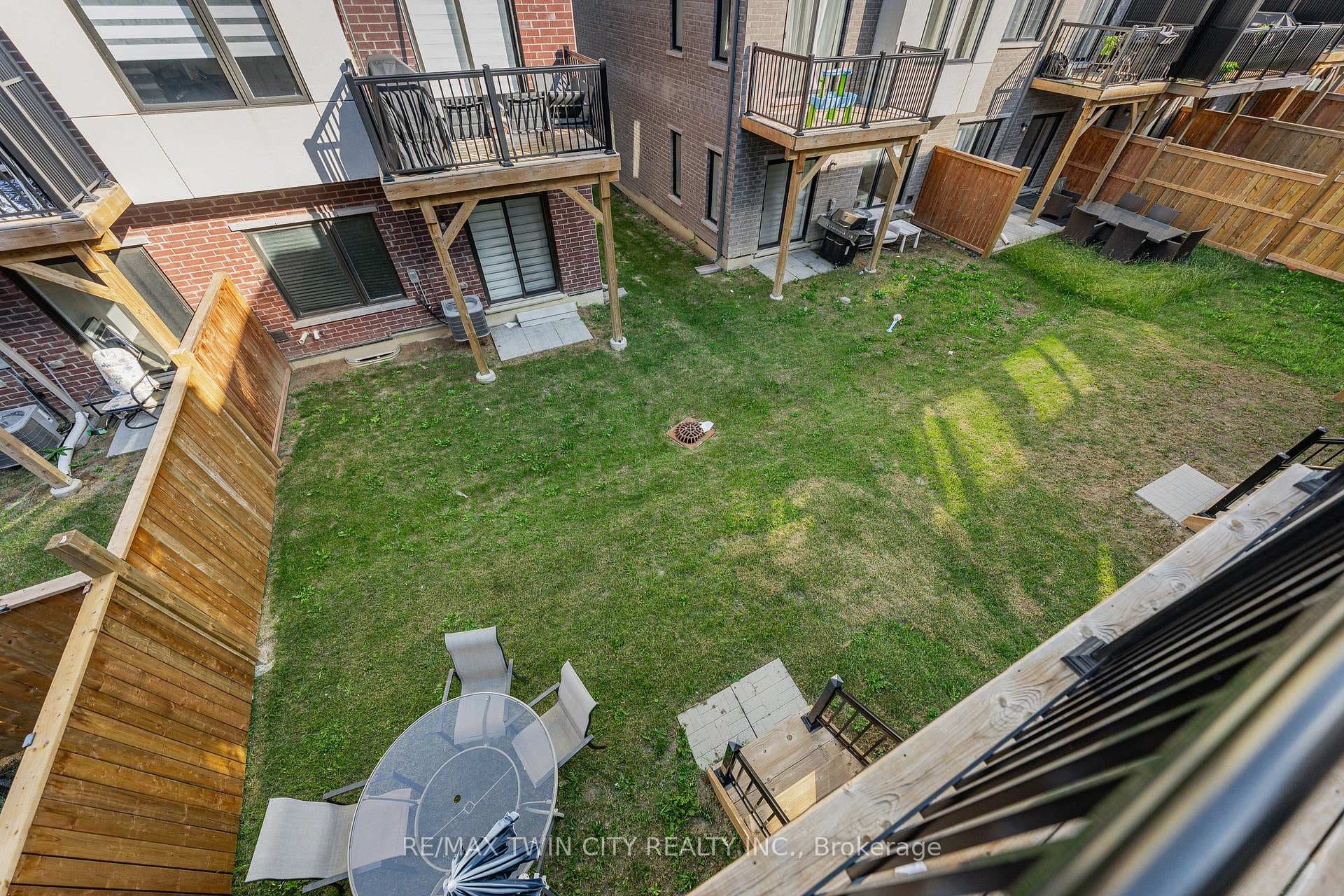 49 Lambert Lane photo 20