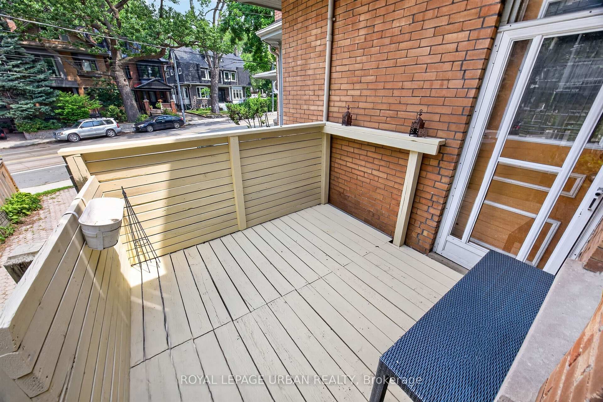 Main floor Suite Deck