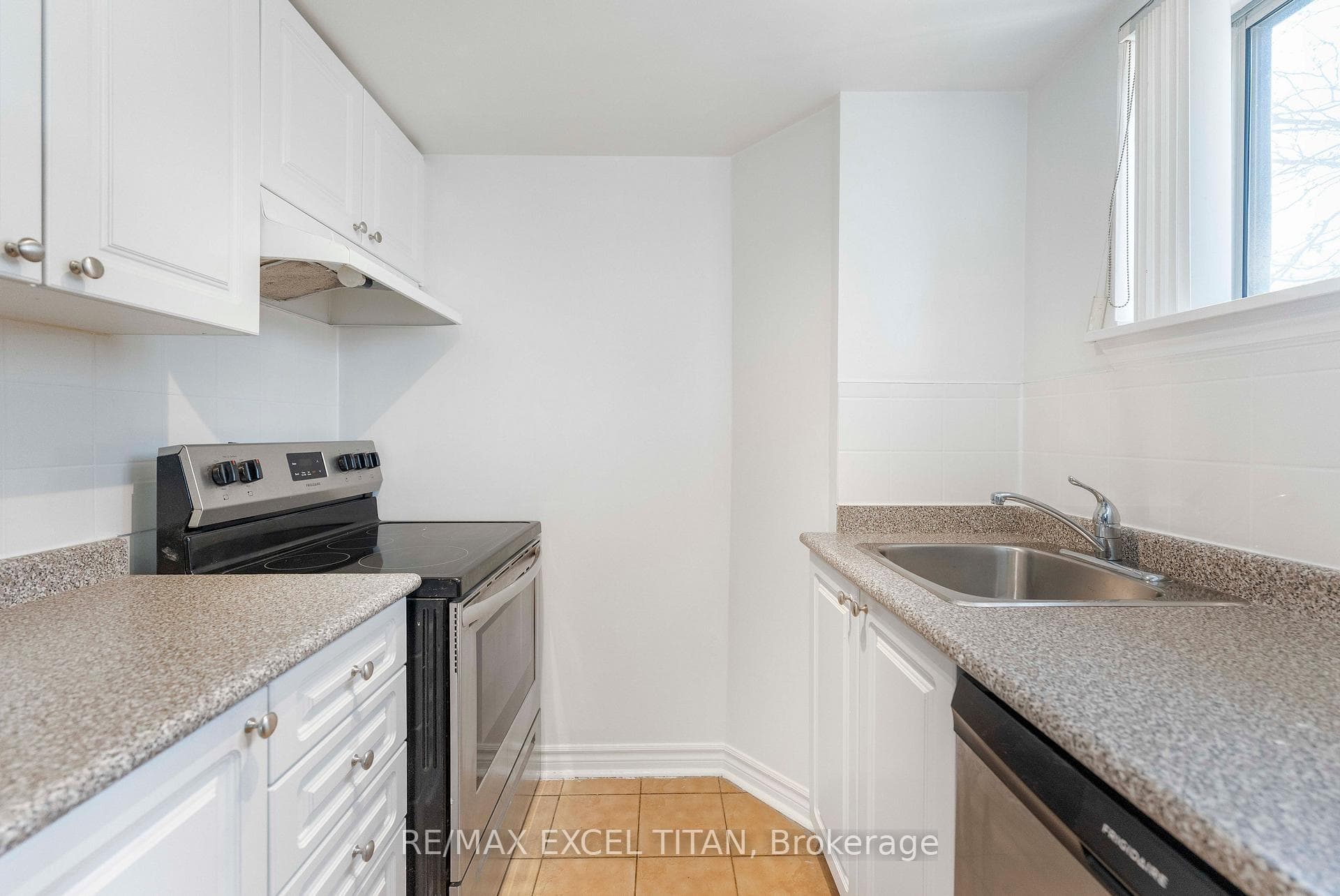 1407 Dupont Street Unit 309 photo 10