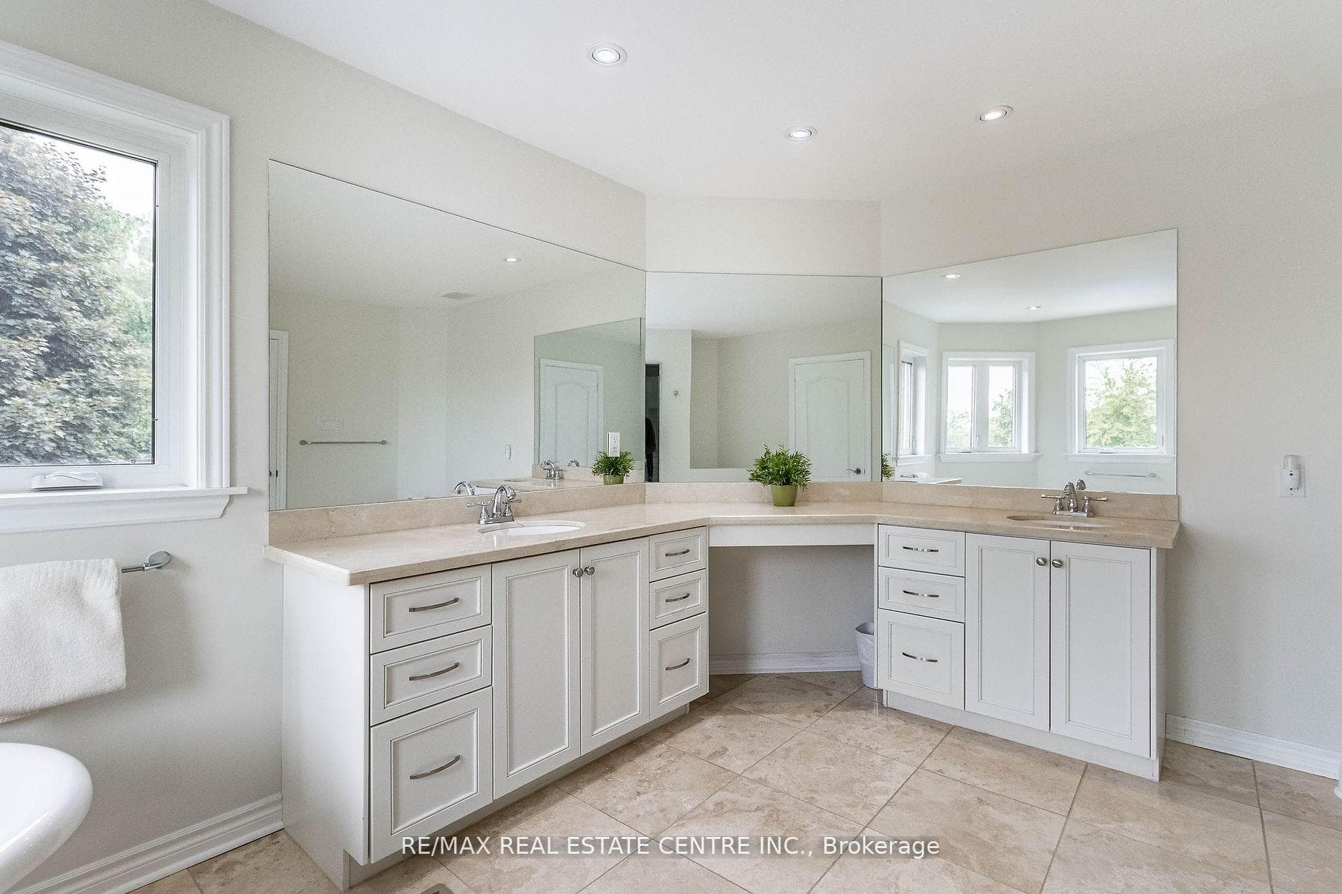 Master Bedroom Bath