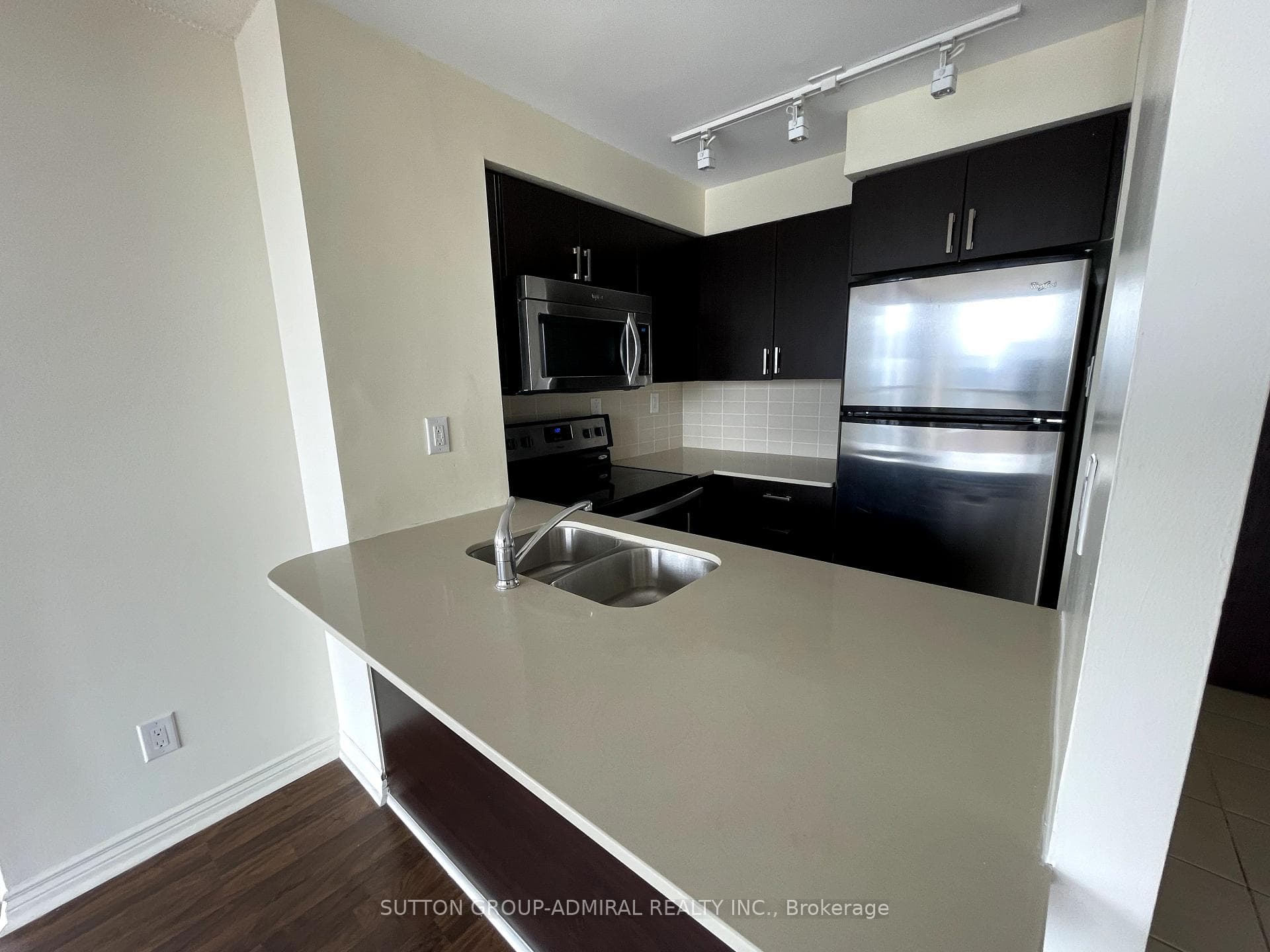 736 Bay Street Unit 1206 photo 2