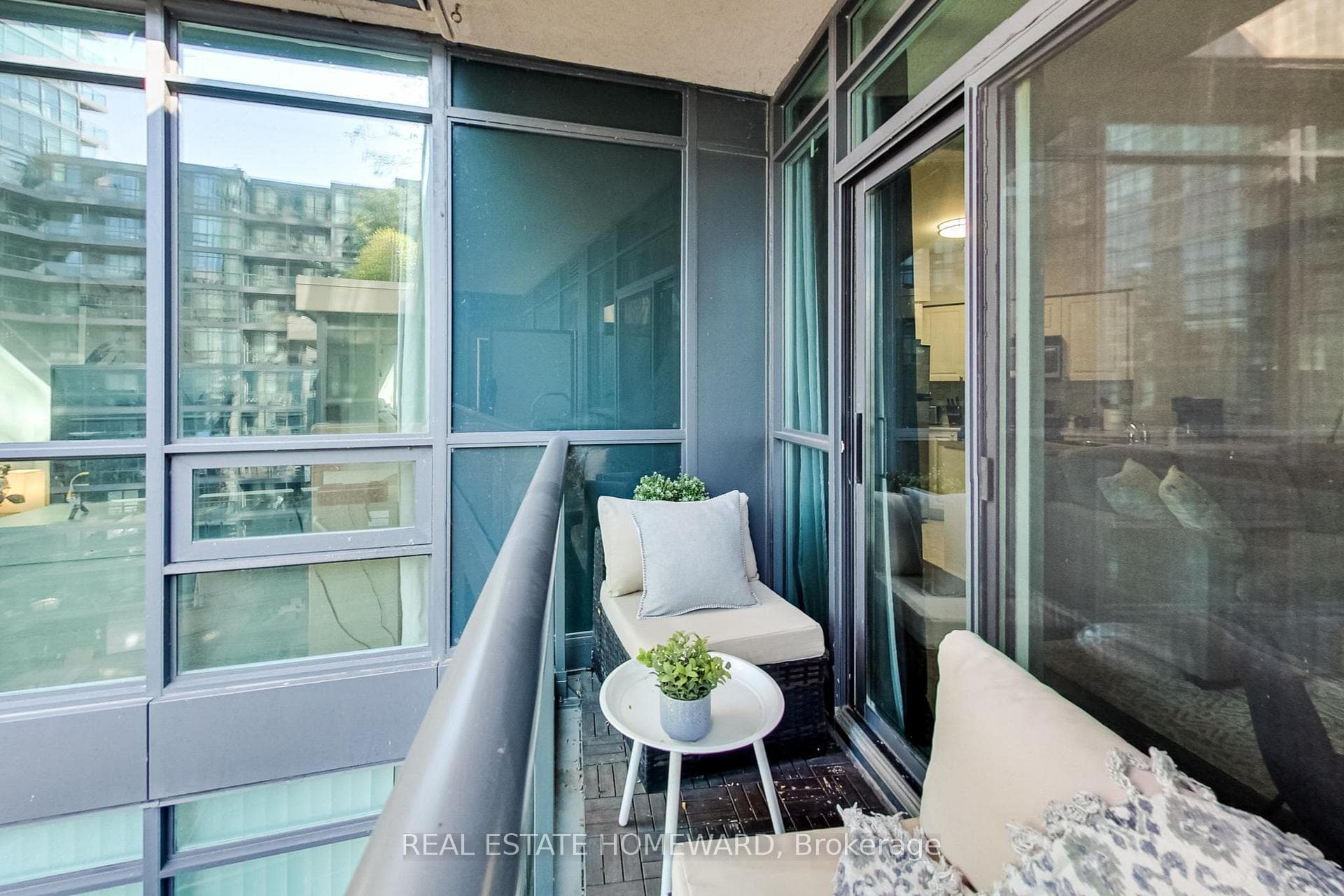 219 Fort York Boulevard Unit 720 photo 18