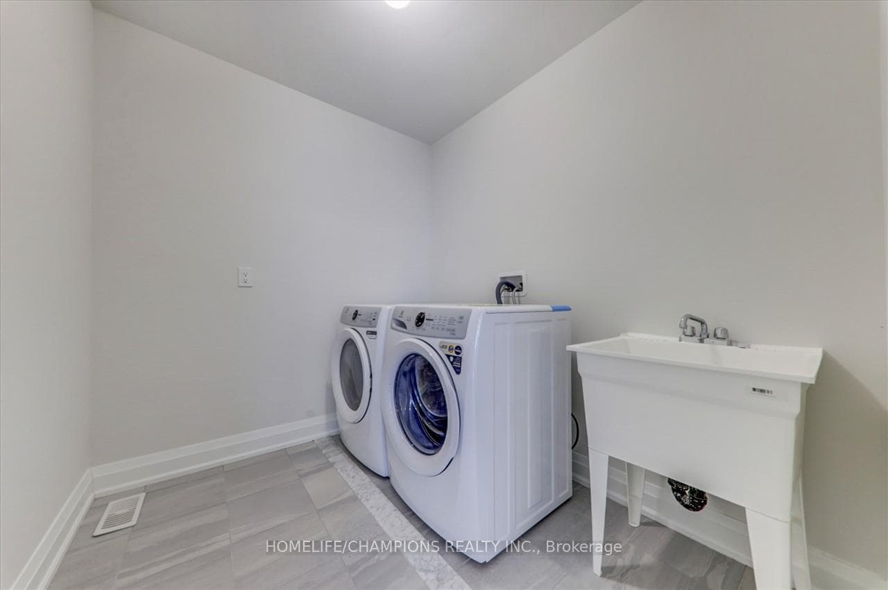 73 Bud Leggett Crescent photo 24