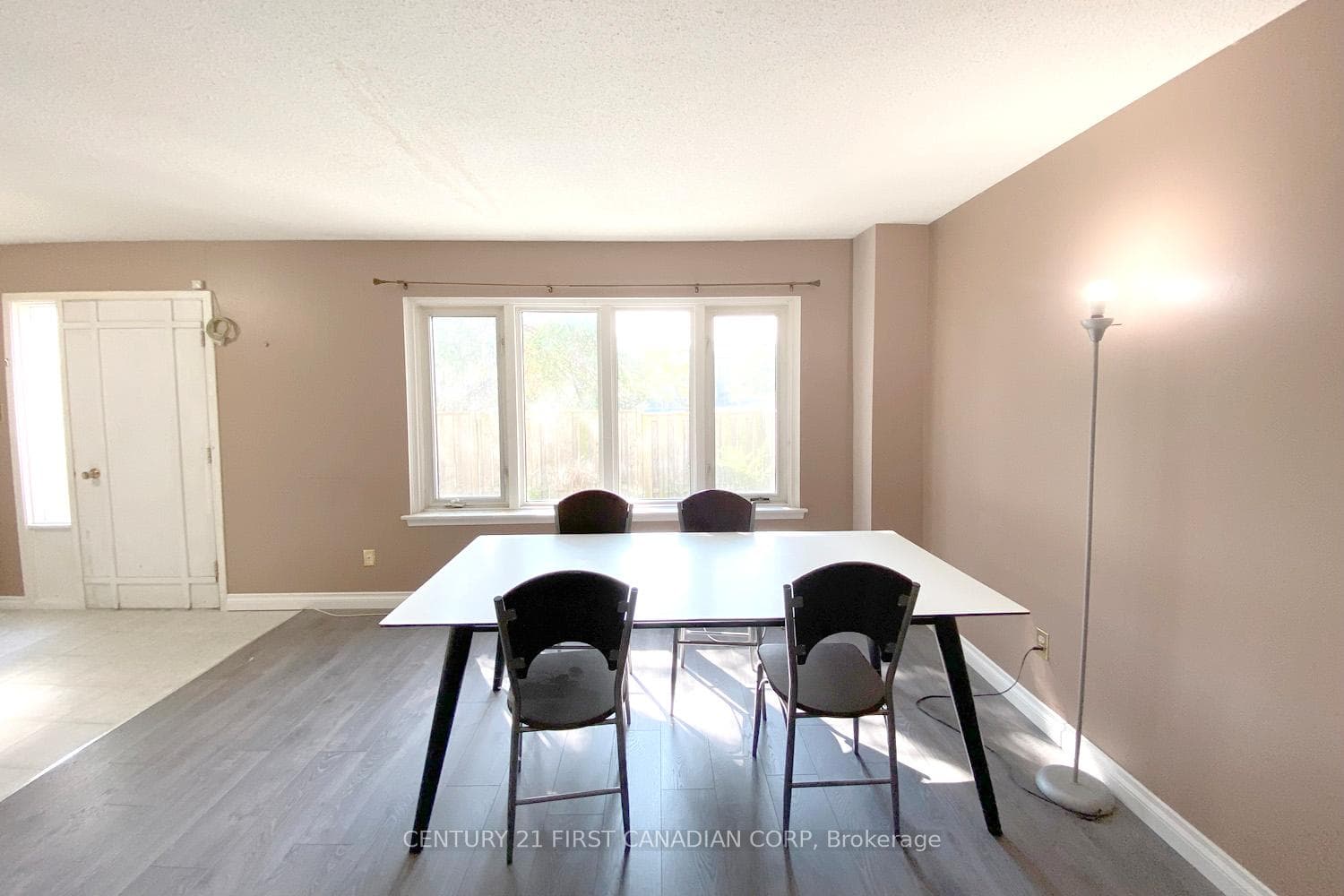 587 GAINSBOROUGH Road photo 6