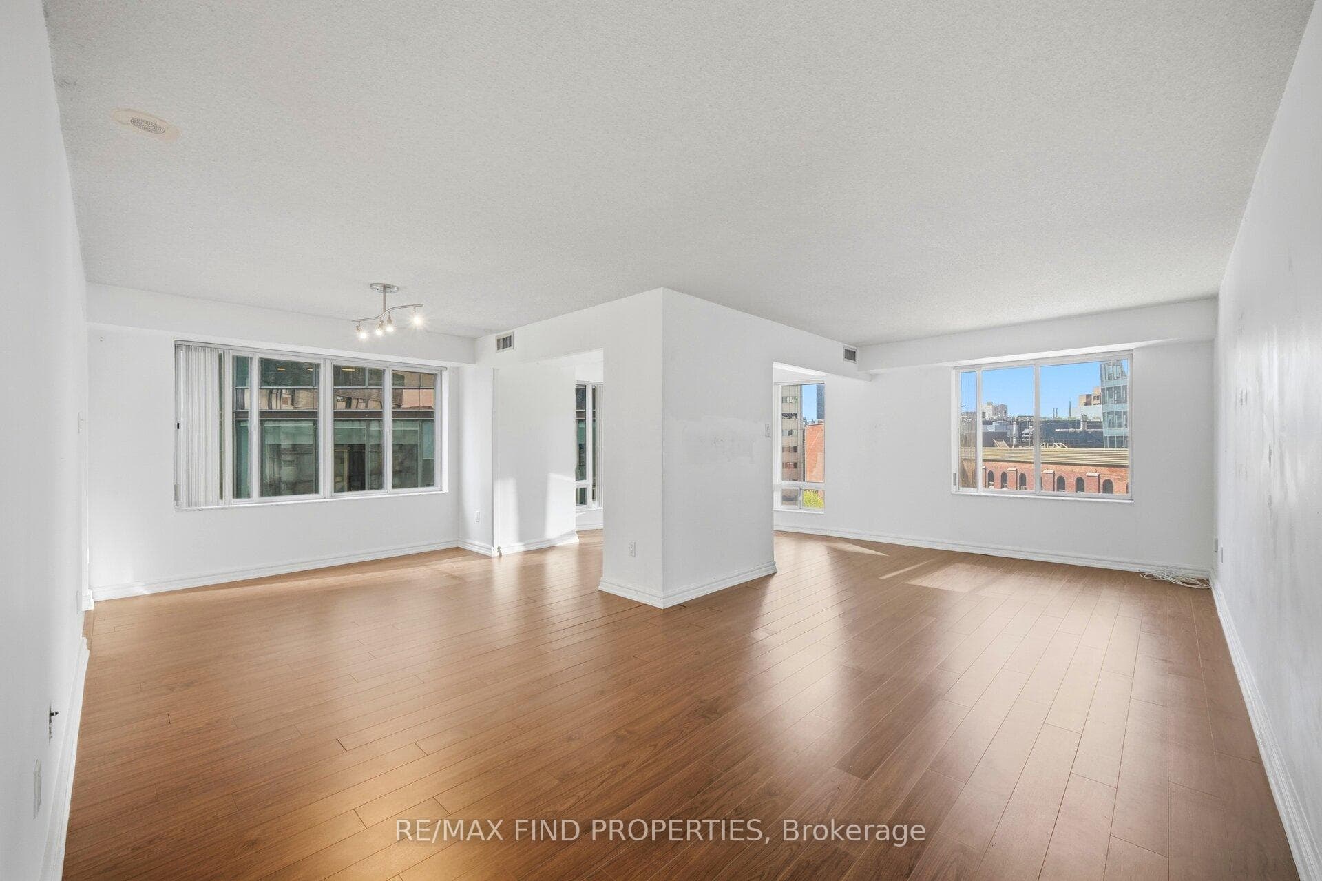 33 University Avenue Unit 1203 photo 17