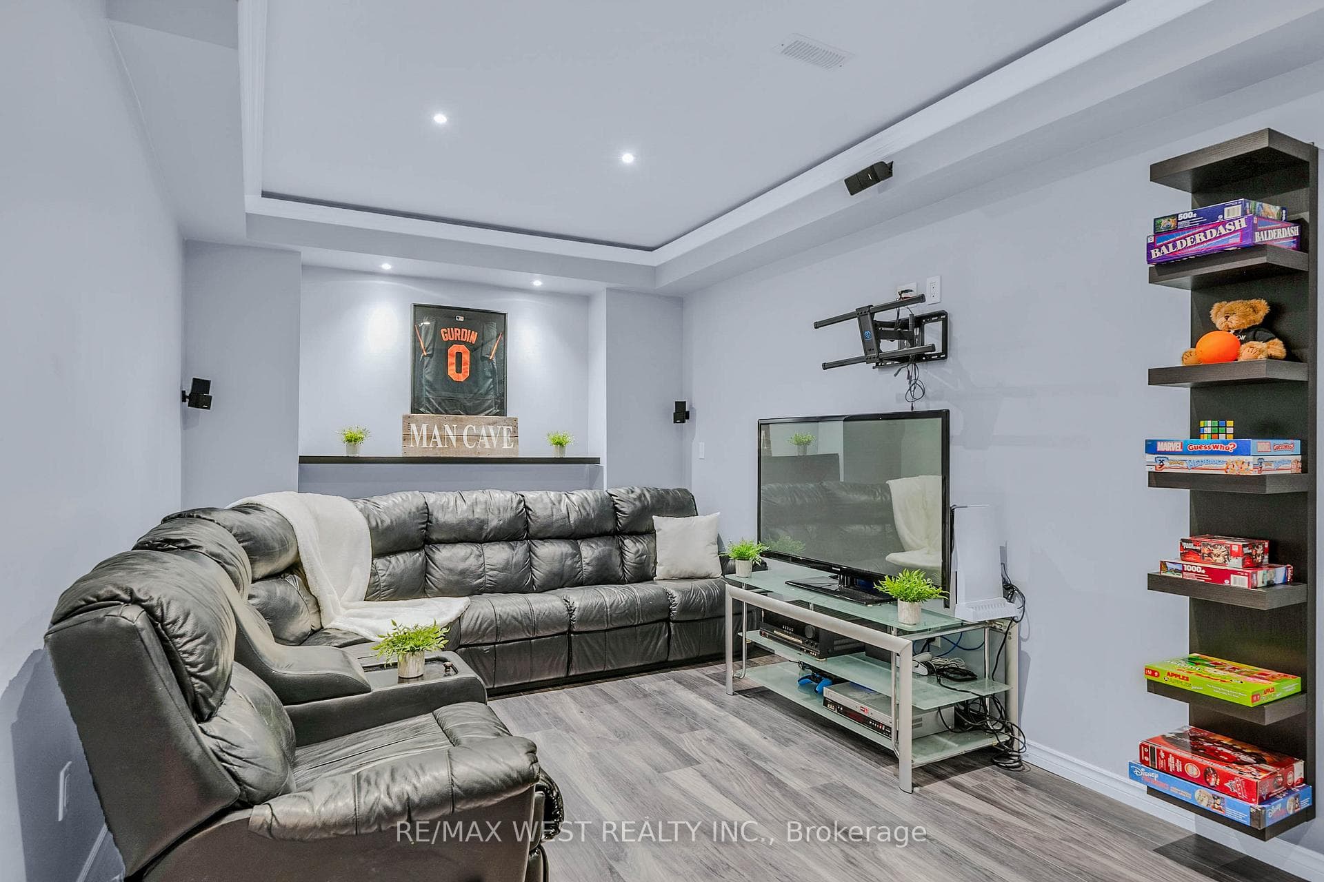20 Anderson Avenue photo 29