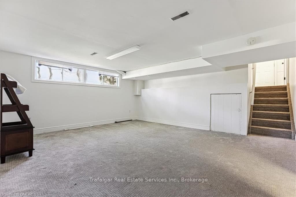 486 ANTHONY Drive photo 32