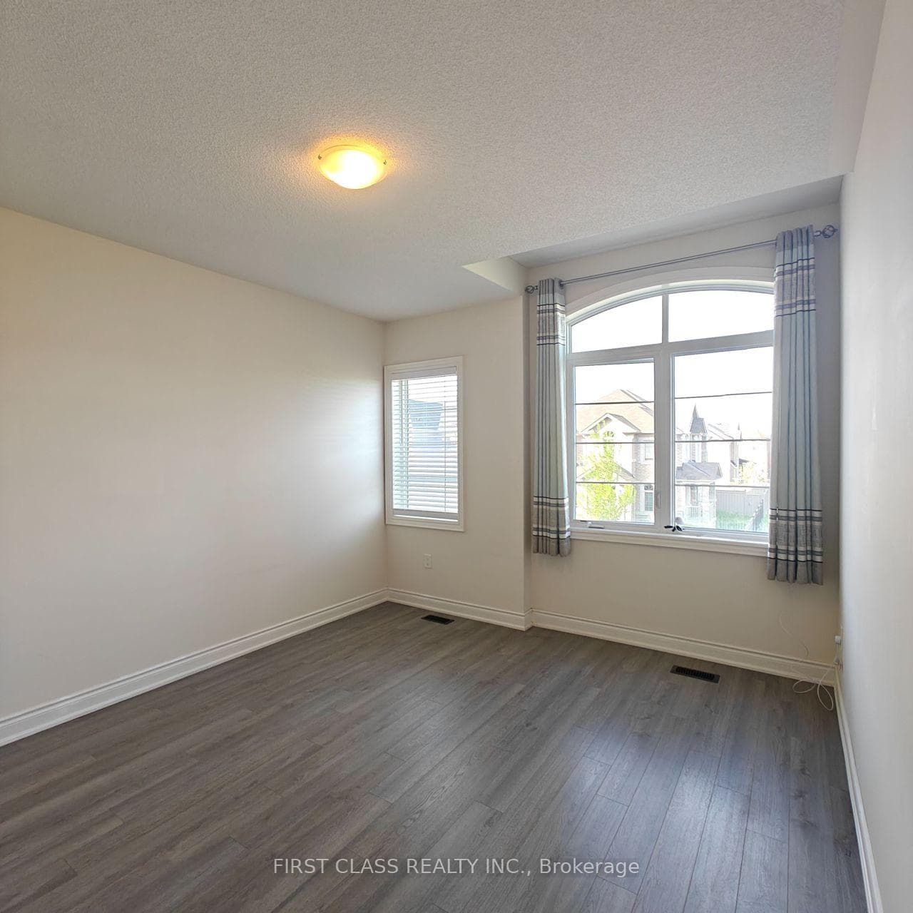 1538 Devine Point photo 16