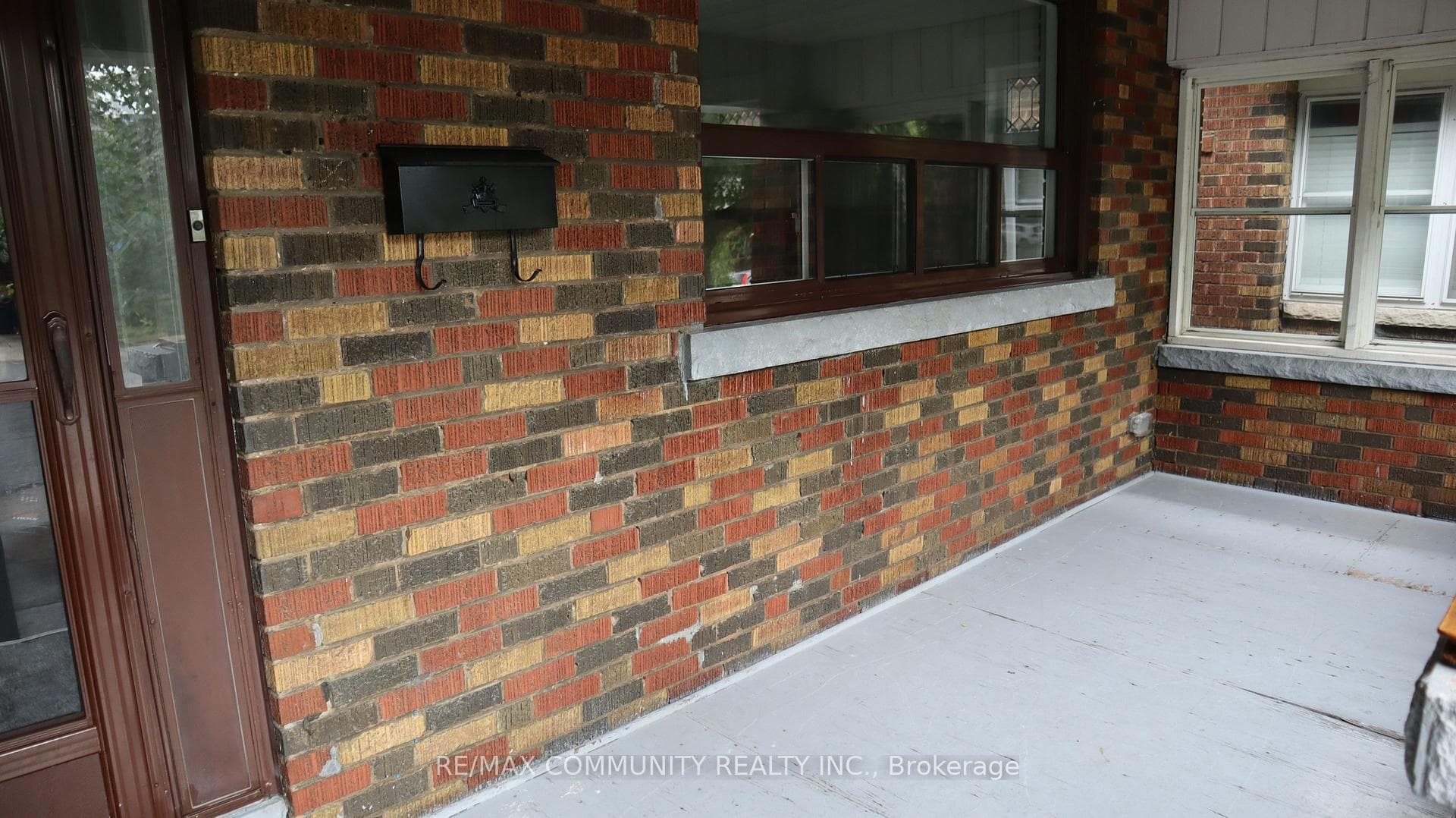 731 Coxwell Avenue Unit Main Fl photo 19